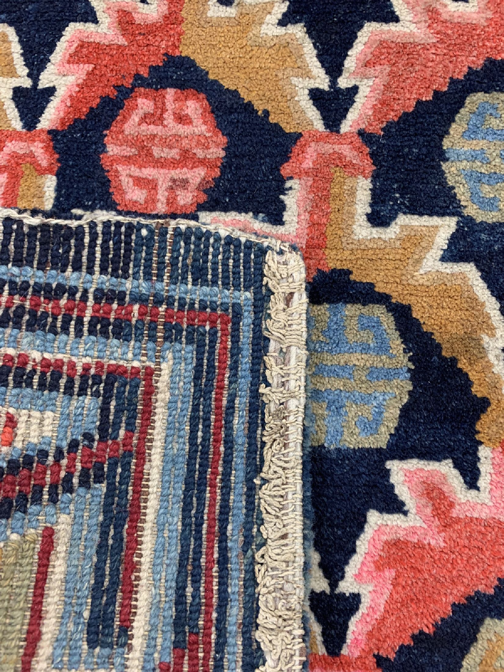Detail e: Khaden alt, Tibet, um 1920/1930, Wolle auf Baumwolle, ca. 160 x 82 cm, EHZ: 2