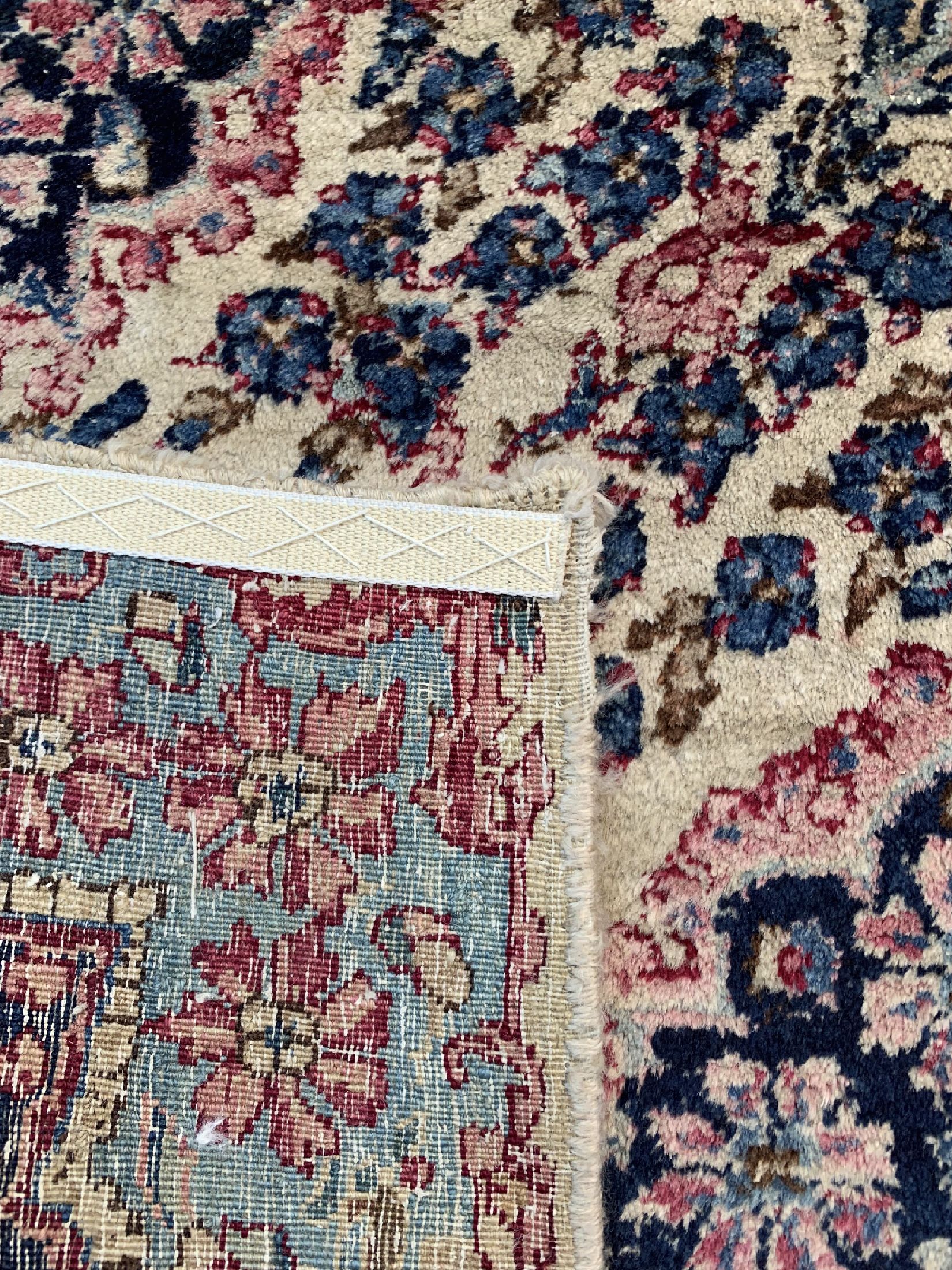 Detail e: Us Re-Import Kerman Lawar, Persien, um 1900, Wolle auf Baumwolle, ca. 304 x 250 cm, EHZ: 2