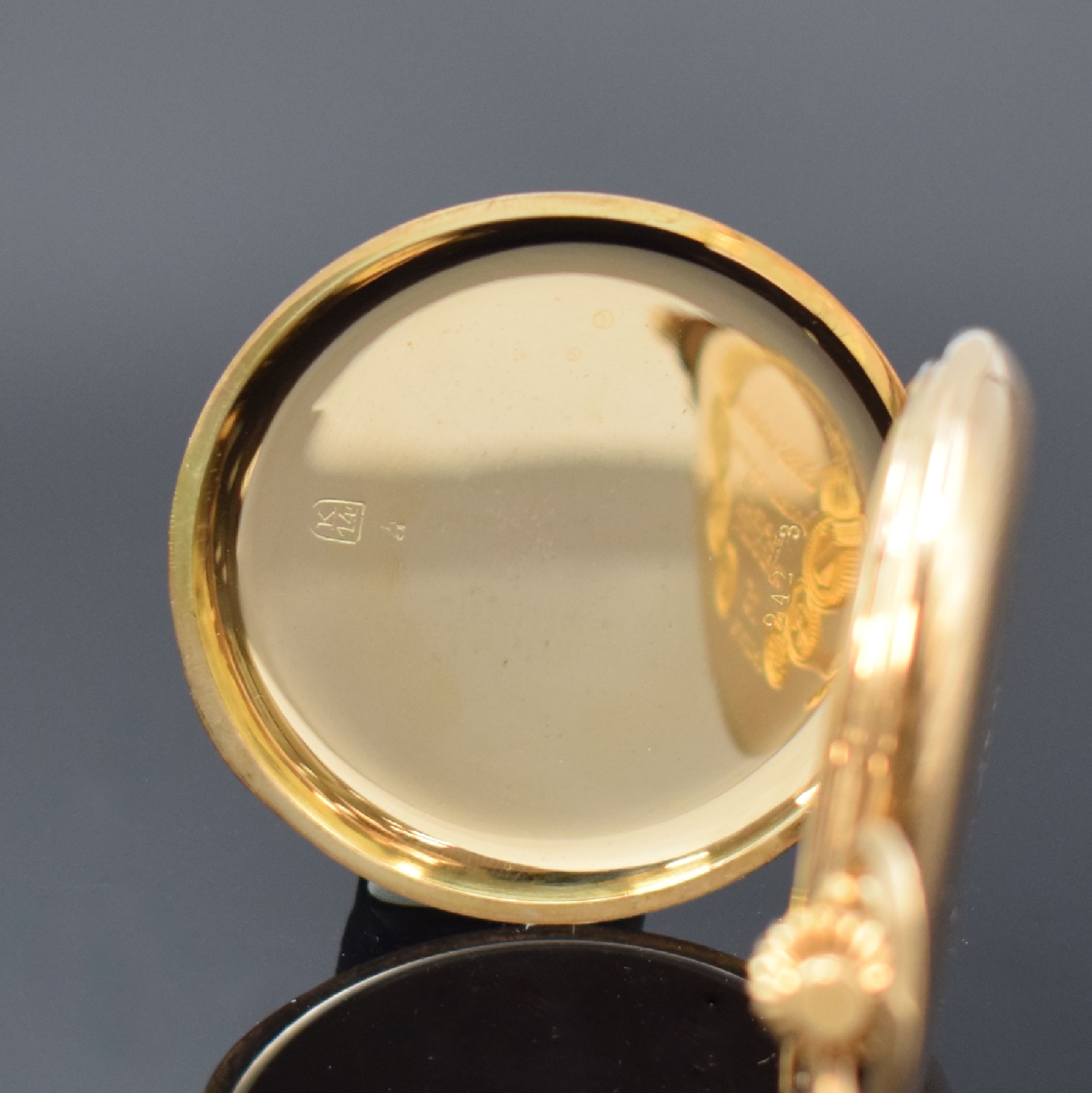 Detail d: SERAPH WATCH Co. gut erhaltene Savonette in RoseG 585/000, Schweiz um 1915, 3-Deckel Goldgeh., silb. guill. Zifferbl. m. arab. Zahlen, gebl. ...