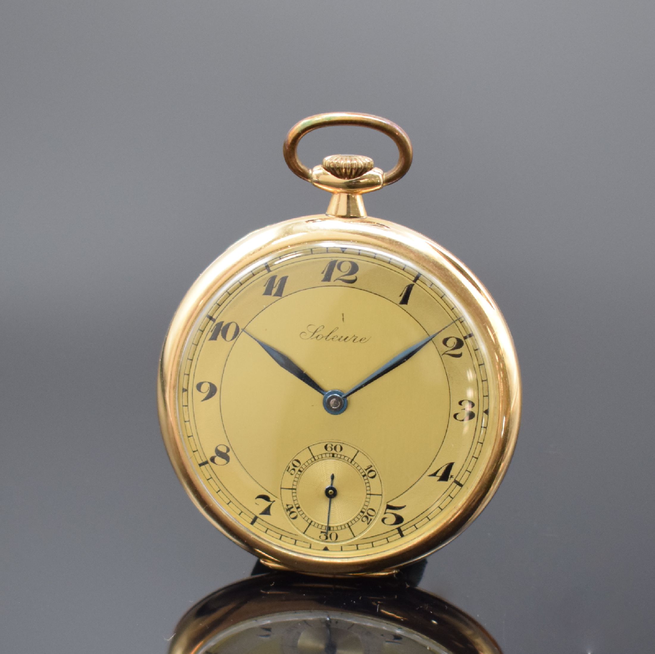 SOLEURE offene Taschenuhr in GG 585/000, Schweiz um 1940, gold. Duoton-Zifferblatt m. arab. Zahlen, gebl. Zeiger, verg. Cuvette m. Widmung, silb. ...