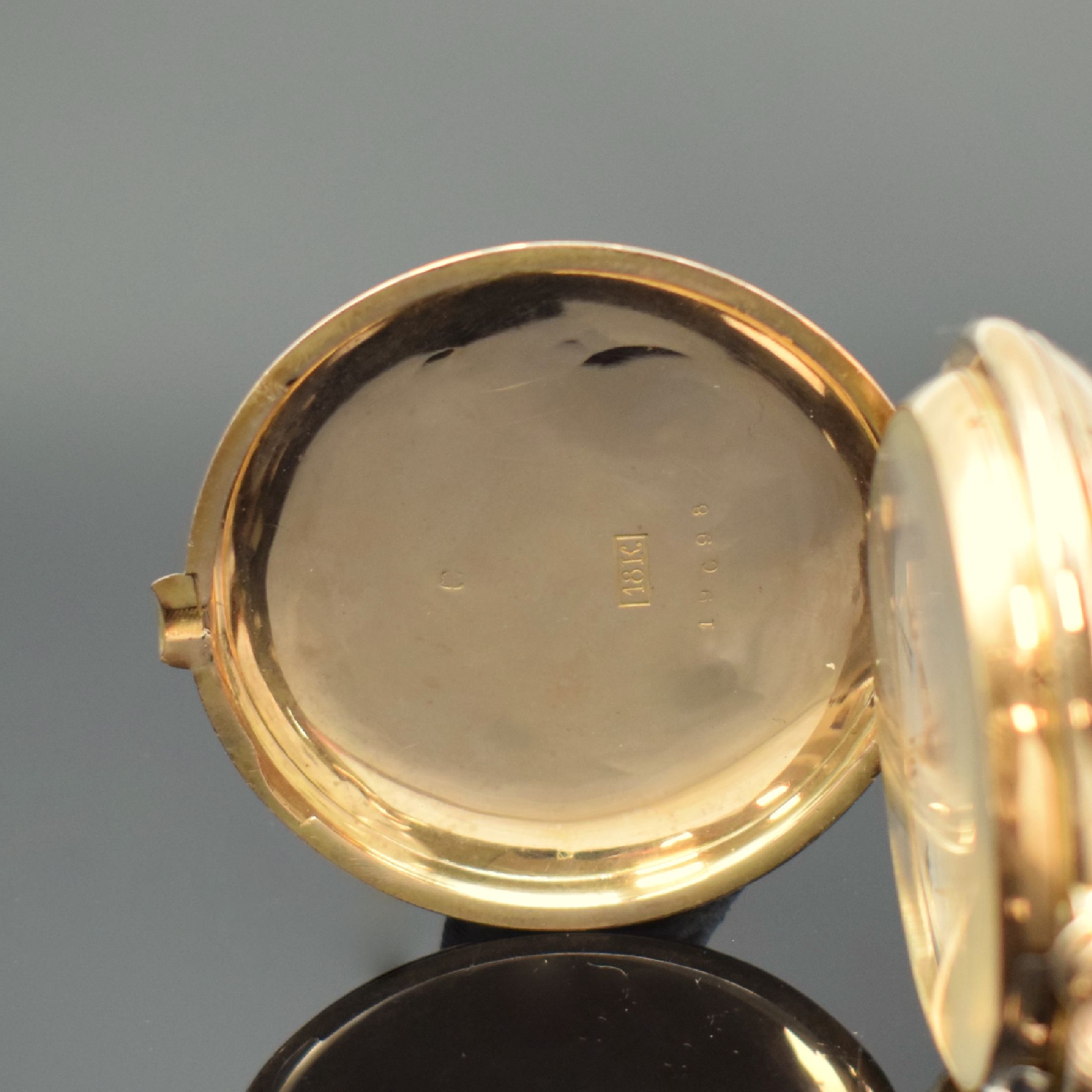 Detail a: LeCoultre & Co. Savonette in RoseG 750/000 mit 1/4-Stunden-Repetition, Schweiz um 1900, 3-Deckel Goldgeh. m. a-goutte Schlüssen, Sprungdeckel m. ...