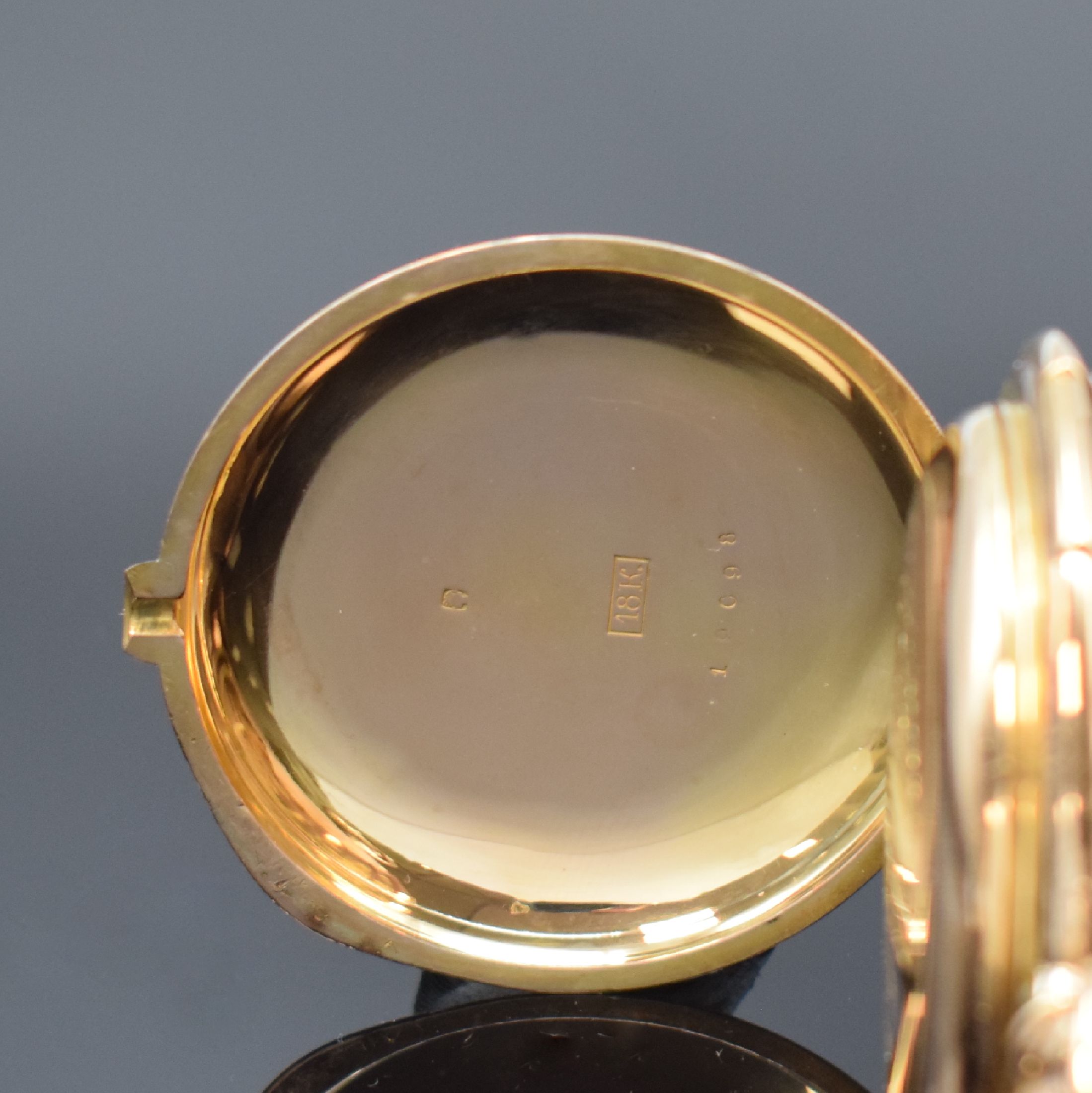 Detail d: LeCoultre & Co. Savonette in RoseG 750/000 mit 1/4-Stunden-Repetition, Schweiz um 1900, 3-Deckel Goldgeh. m. a-goutte Schlüssen, Sprungdeckel m. ...