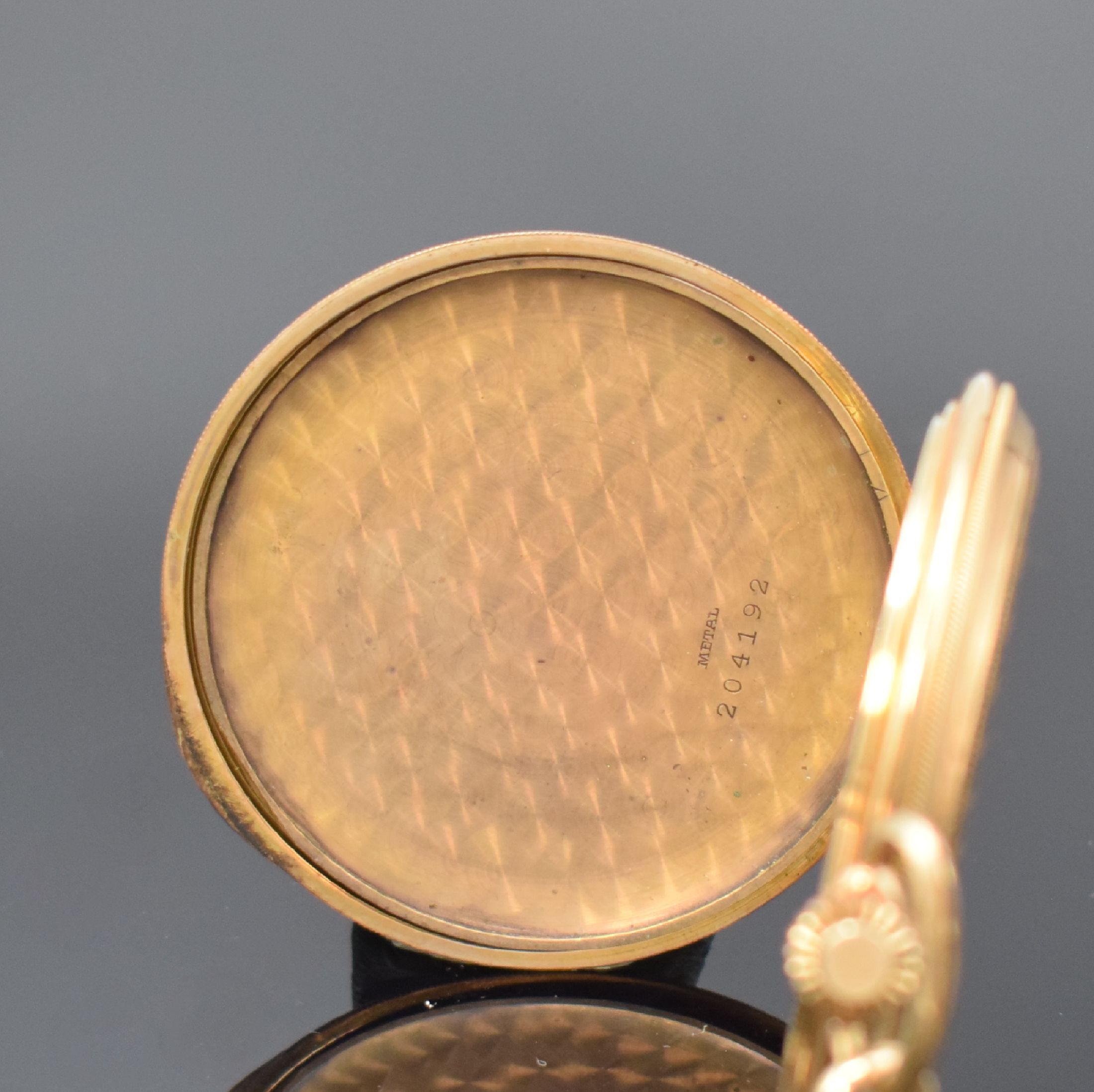 Detail f: Savonette in RoseG 585/000 mit vergoldetem Chatelaine, Schweiz um 1925, 2-Deckel Goldgeh., beide Schalen m. Streifendekor, Sprungdeckel m. Monogramm, ...