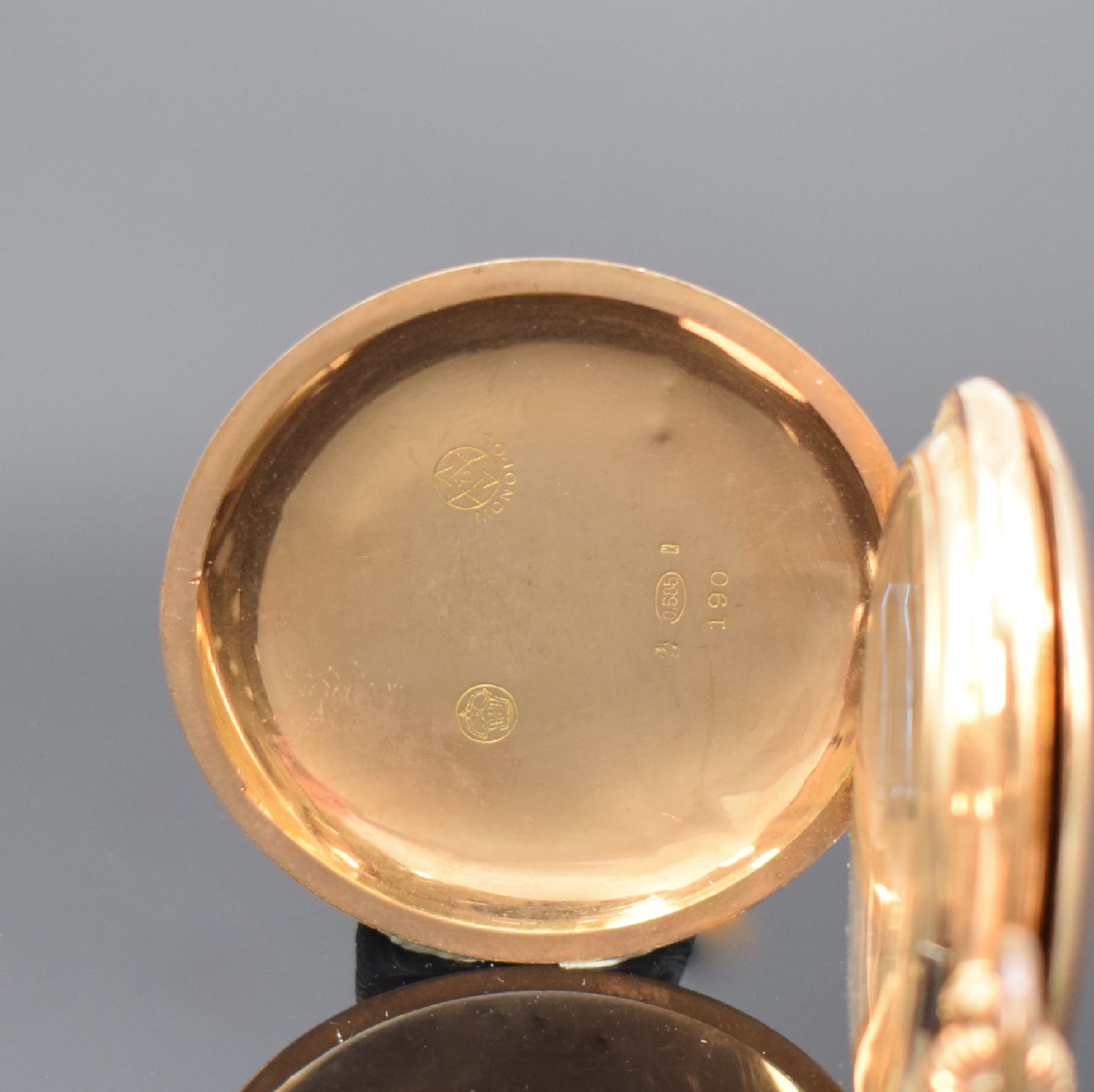 Detail a: MONOPOL Dürrstein & Co. Savonette in RoseG 585/000, Deutschland um 1900, 2-Deckel Goldgeh. dell., beide Schalen guill., Sprungdeckel mit Monogramm, ...