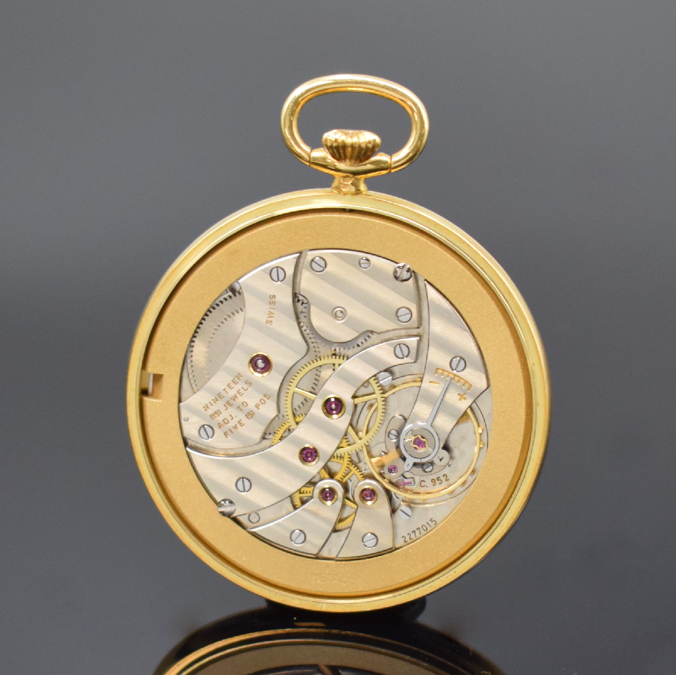 Detail c: Offene Taschenuhr mit Kaliber IWC 952 in GG 750/000, Schweiz um 1985, 3-teil. Gehäuse, Boden u. Glasrand aufgedr., weißes Zifferbl. m. röm. ...