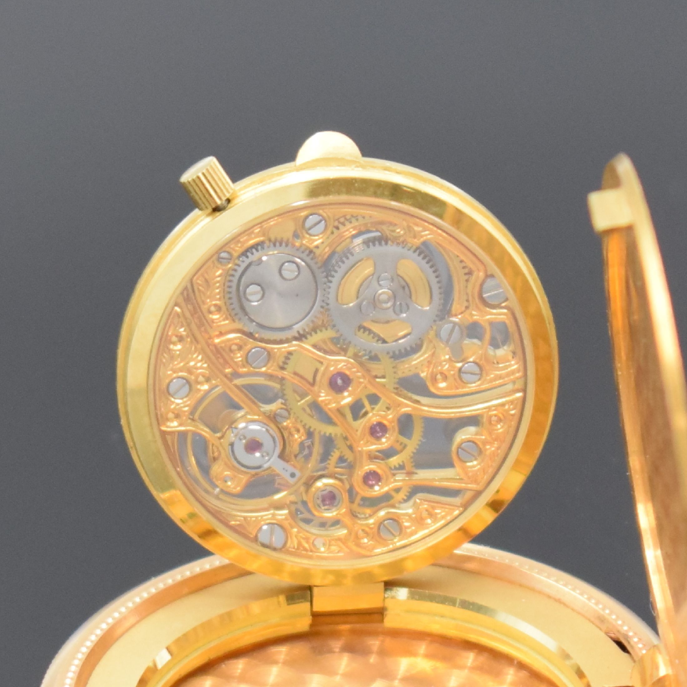 Detail b: Frackuhr in 20 US-DOLLAR Goldmünze, Schweiz um 1985, Handaufzug, Sprungdeckel öffnet durch versteckten Drücker außen bei 3, feines ausklappbares ...