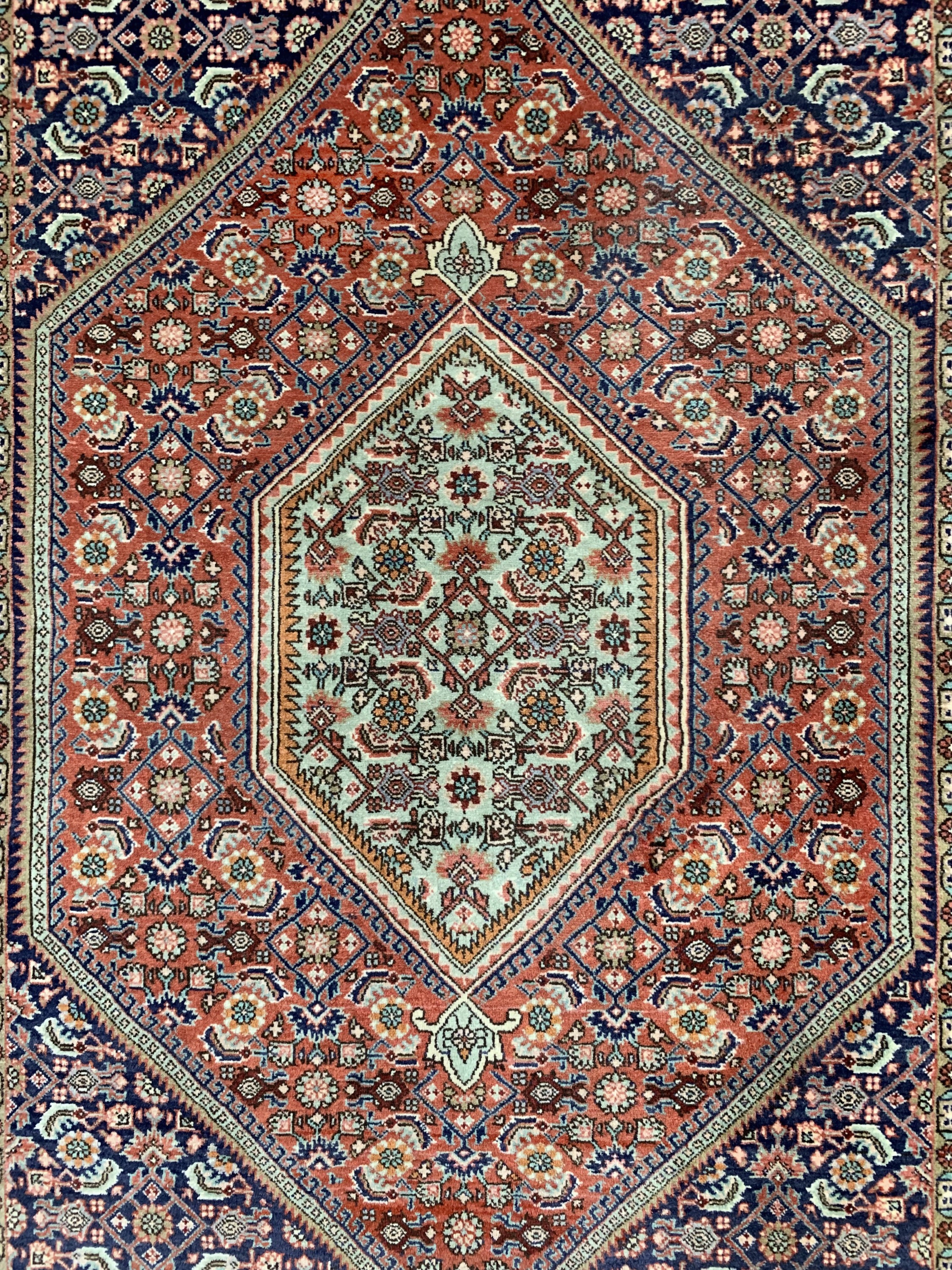 Detail b: Bidjar alt, Persien, ca. 60 Jahre, Wolle auf Baumwolle, ca. 164 x 111 cm, EHZ: 2