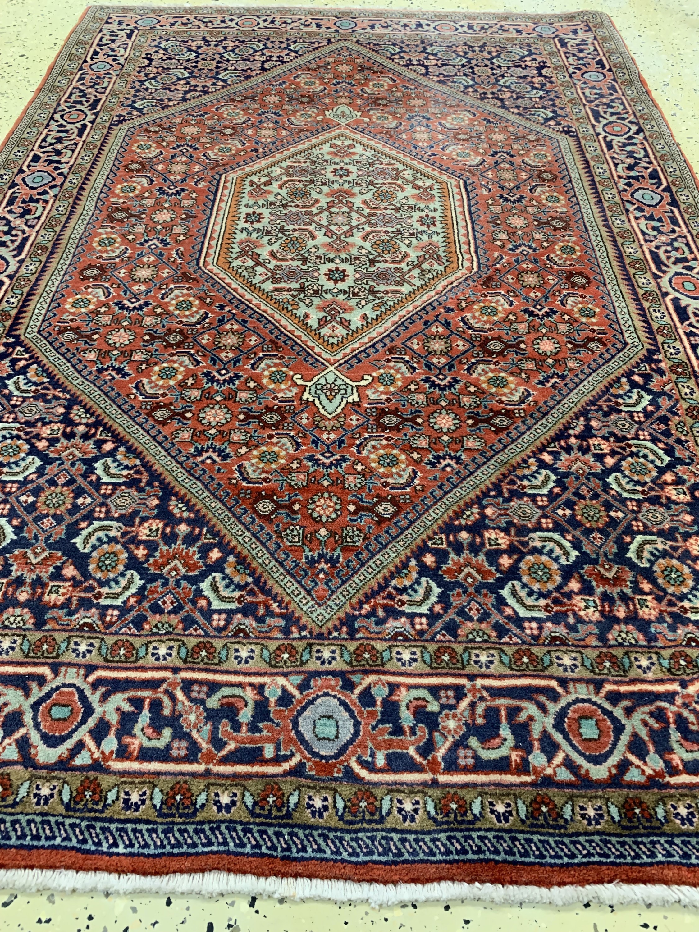 Detail c: Bidjar alt, Persien, ca. 60 Jahre, Wolle auf Baumwolle, ca. 164 x 111 cm, EHZ: 2