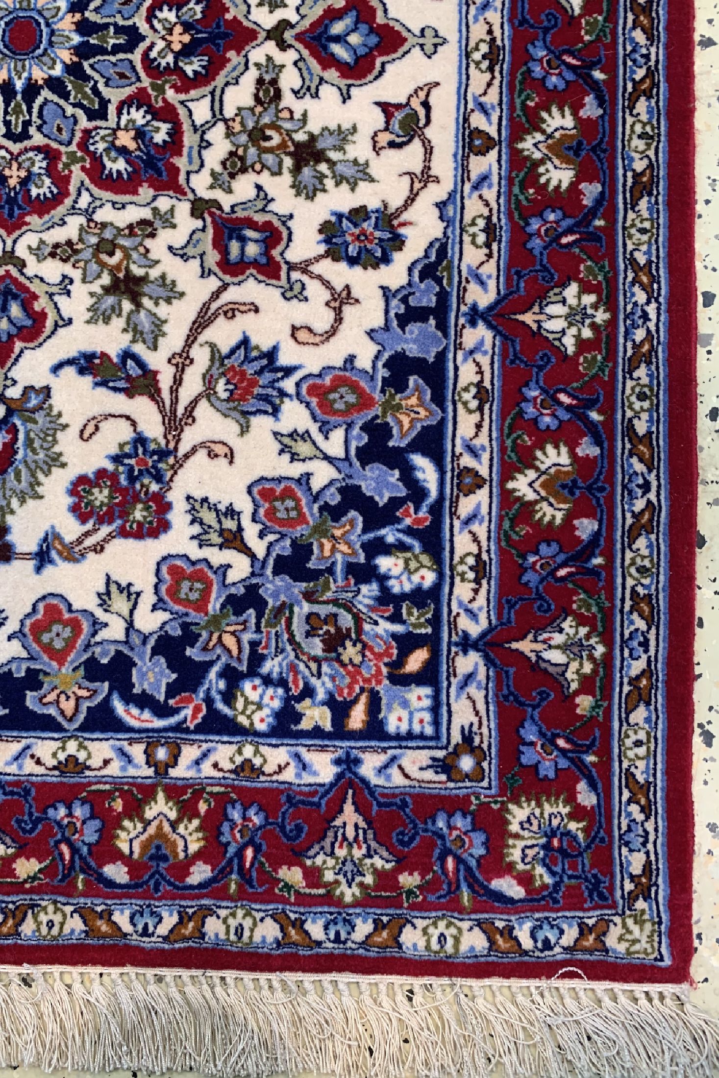 Detail a: Esfahan fein, Persien, ca. 40 Jahre, Korkwolle auf Seide, ca. 96 x 72 cm, EHZ: 1-2