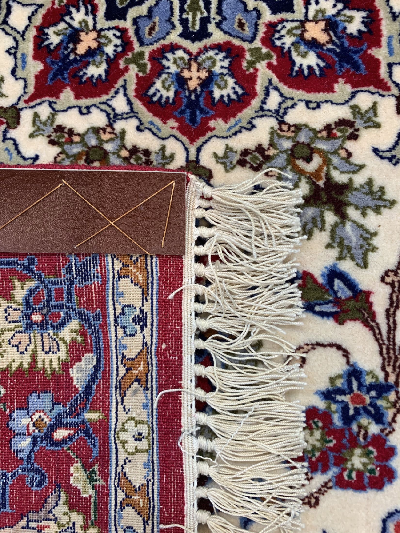 Detail c: Esfahan fein, Persien, ca. 40 Jahre, Korkwolle auf Seide, ca. 96 x 72 cm, EHZ: 1-2