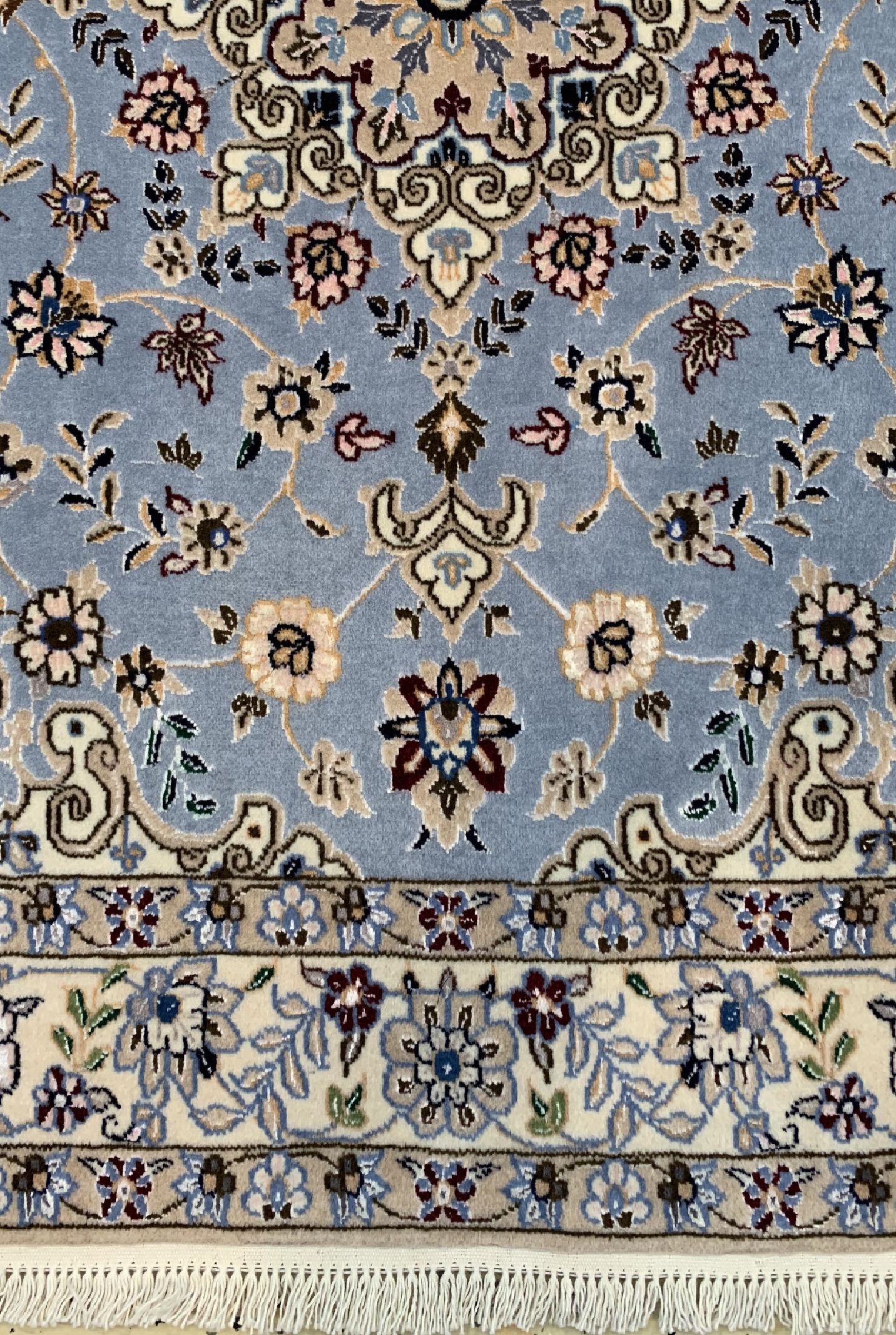 Detail b: Nain fein(6 La), Persien, ca. 30 Jahre, Korkwolle mit Seide, ca. 105 x 105 cm, EHZ: 1-2