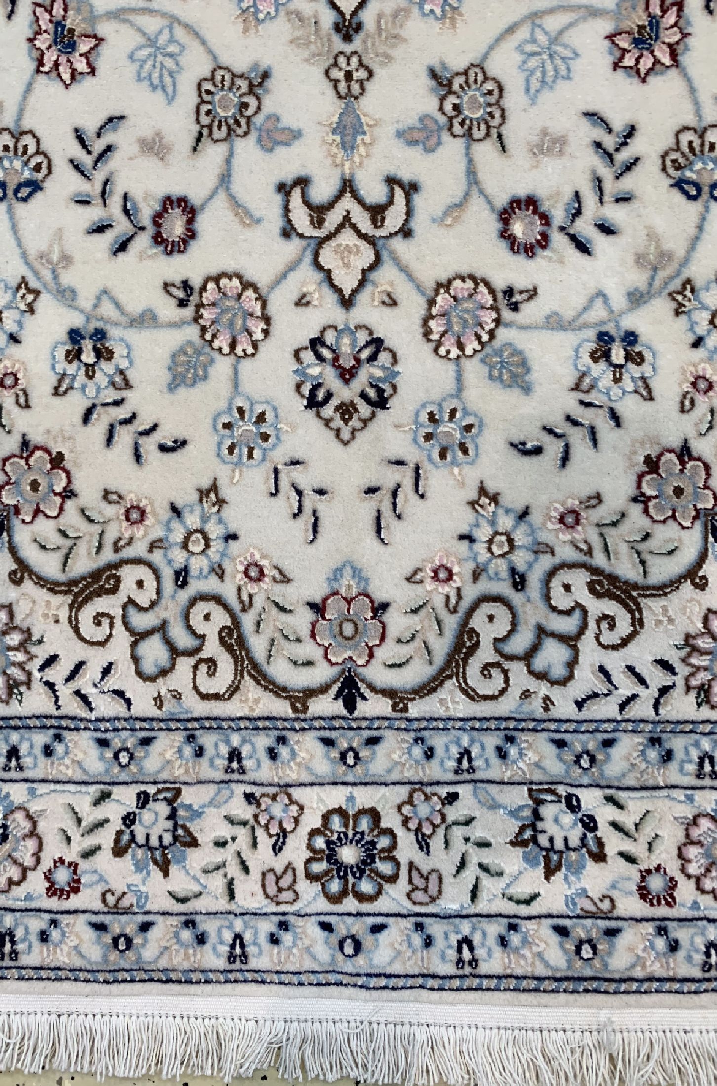 Detail b: Nain fein(6 La), Persien, ca. 30 Jahre, Korkwolle mit Seide, ca. 123 x 81 cm, EHZ: 1-2