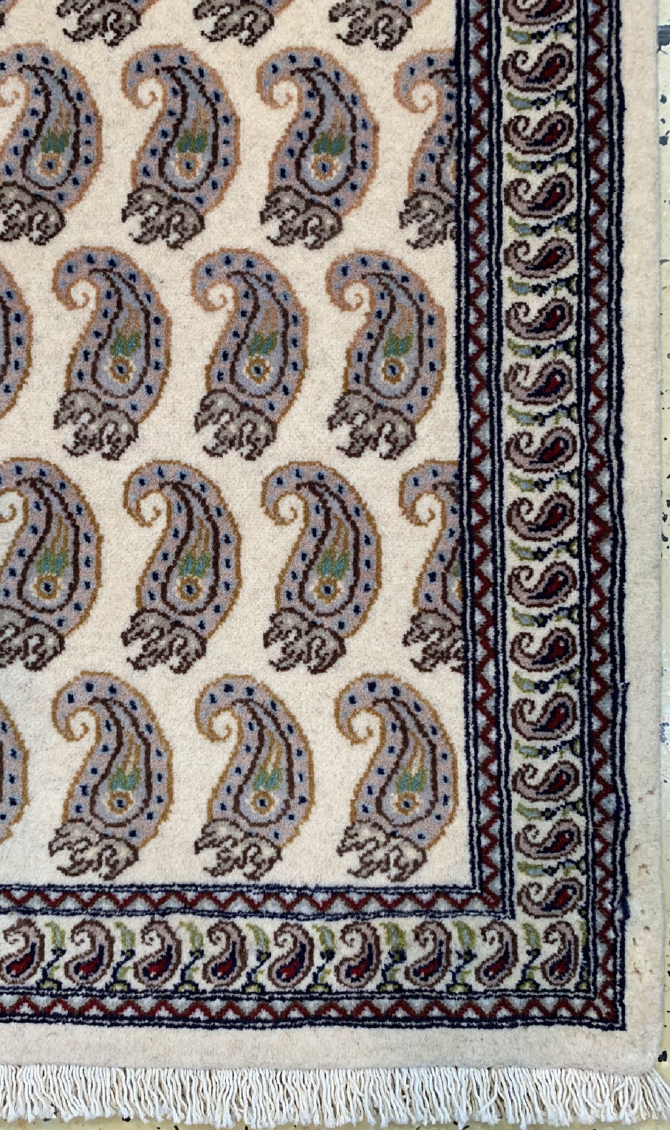Detail a: 2 Lots Ghom Kork, Persien, ca. 40 Jahre, Korkwolle auf Baumwolle, ca. 198 x 68 cm, EHZ: 2(Mottenfraß am Rand), ca. 150 x 52 cm, EHZ: 1-2.