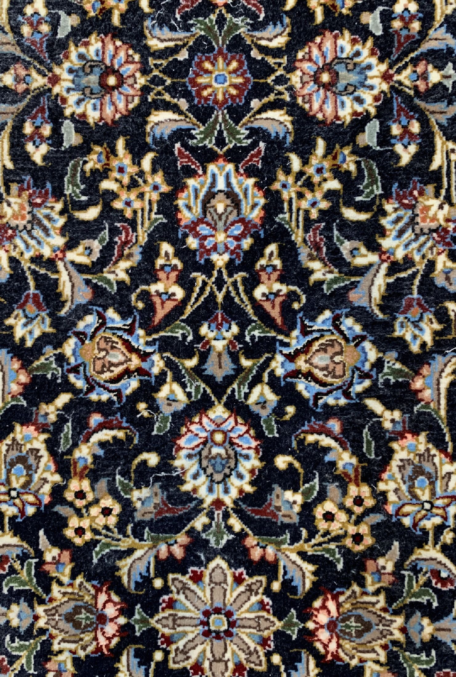 Detail e: 2 Lots Ghom Kork, Persien, ca. 40 Jahre, Korkwolle auf Baumwolle, ca. 198 x 68 cm, EHZ: 2(Mottenfraß am Rand), ca. 150 x 52 cm, EHZ: 1-2.