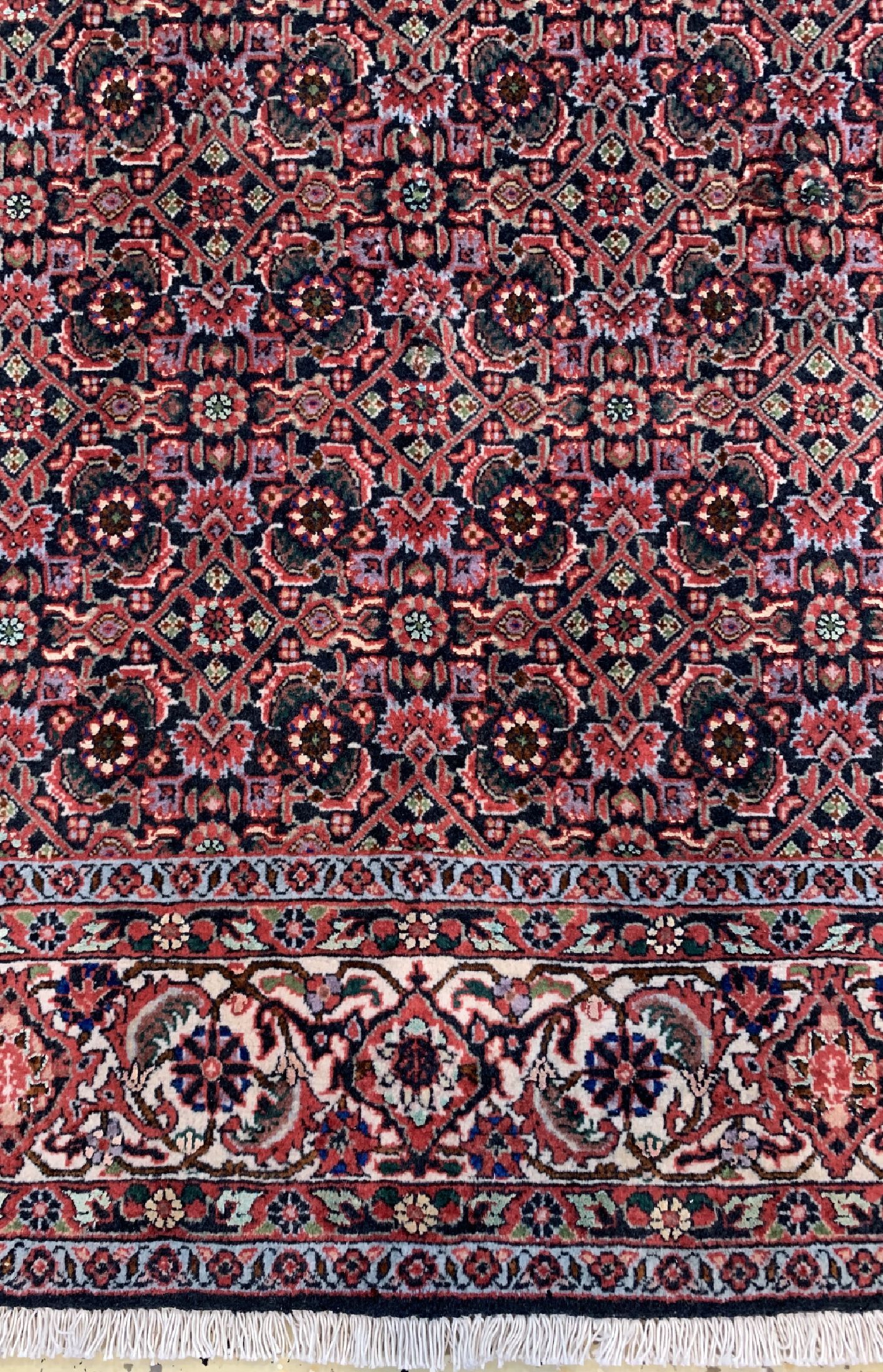 Detail b: Bidjar Kork fein, Persien, ca. 40 Jahre, Korkwolle mit Seide, ca. 241 x 168 cm, EHZ: 1-2,(verschmutzt)