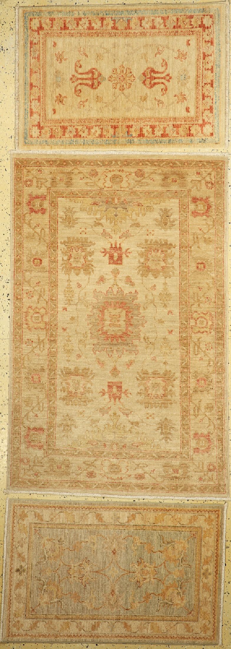 3 Lots Sigler, Pakistan, ca. 30 Jahre, Wolle auf Baumwolle, ca. 150 x 100 cm, & ca. 96 x 62 cm, EHZ: 2