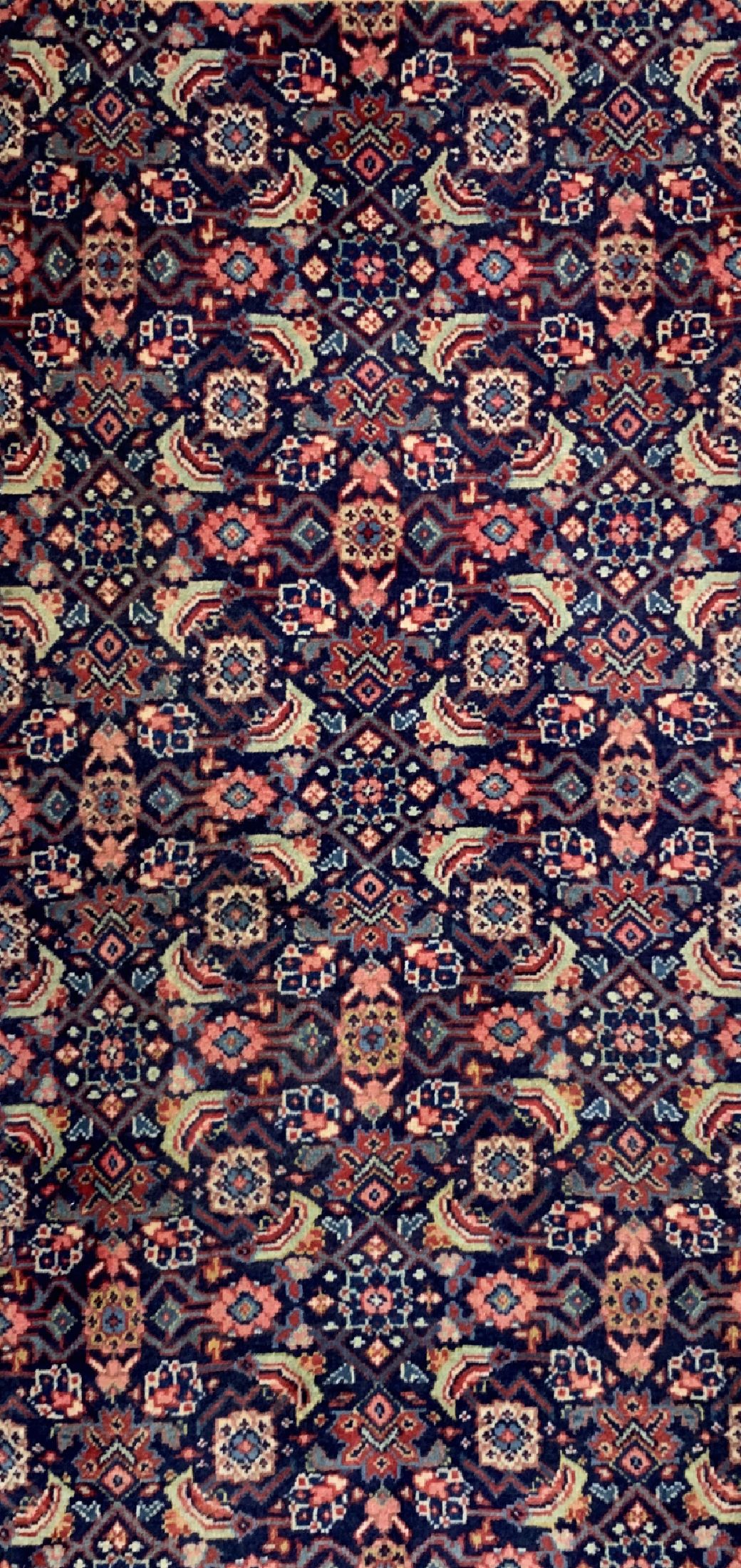 Detail c: Konvolut aus 4 Persische Brücken, Mud fein, ca. 113 x 98 cm, Bidjar alt, ca. 117 x 88 cm, Sarogh fein, ca. 112 x 68 cm, Sarogh, ca. 85 72 cm, EHZ: ...