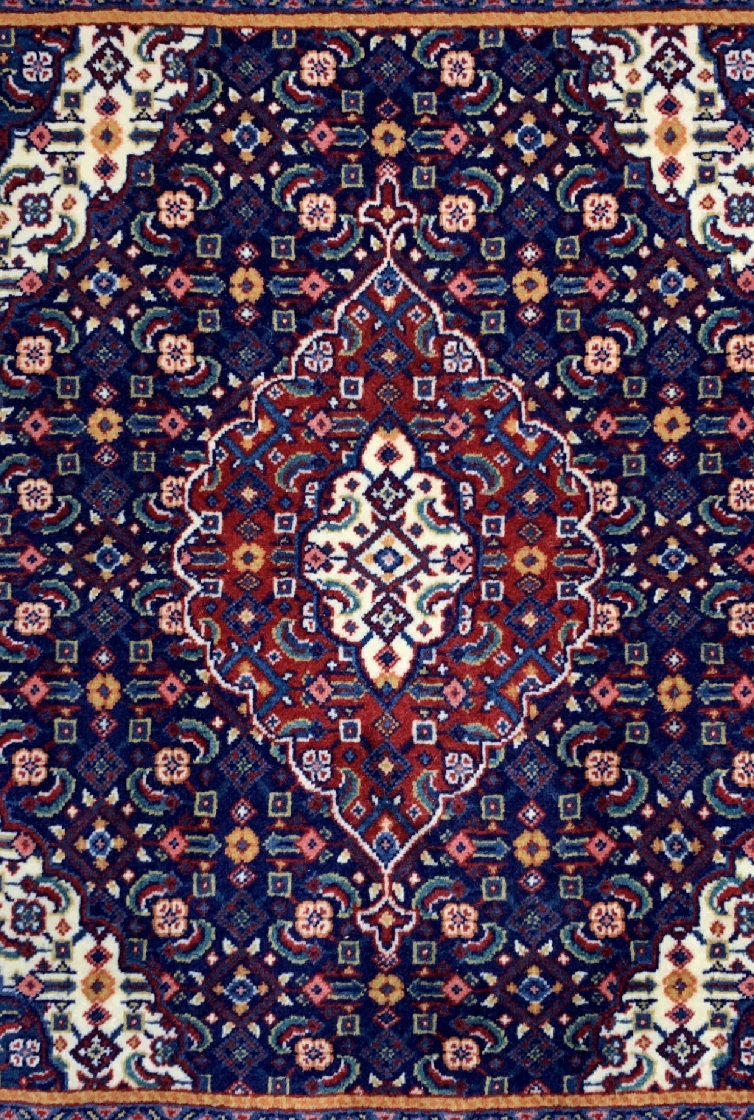 Detail e: Konvolut aus 4 Persische Brücken, Mud fein, ca. 113 x 98 cm, Bidjar alt, ca. 117 x 88 cm, Sarogh fein, ca. 112 x 68 cm, Sarogh, ca. 85 72 cm, EHZ: ...