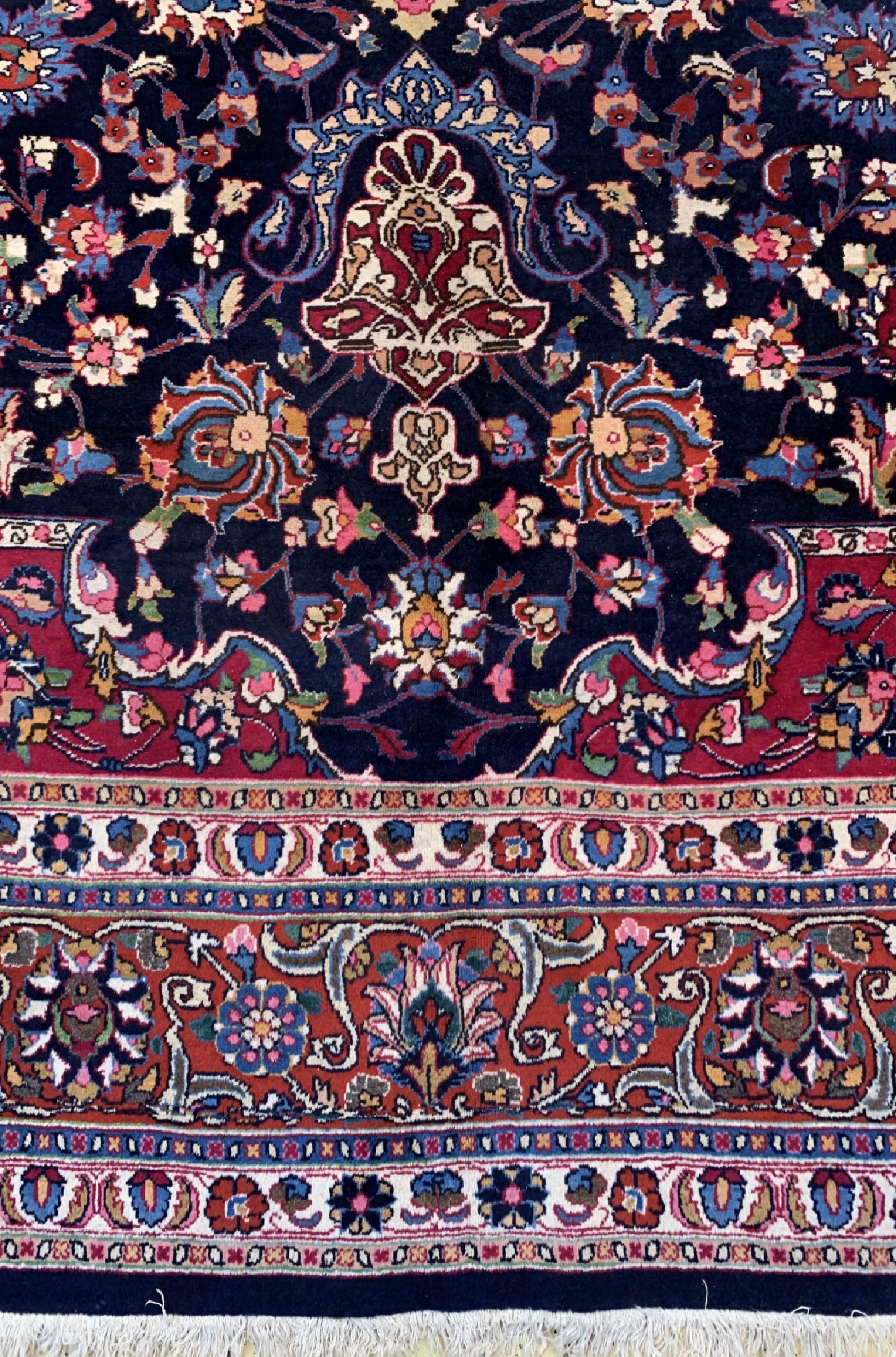 Detail b: Mesched, Persien, um 1960, Wolle auf Baumwolle, ca. 410 x 300 cm, EHZ: 2-3