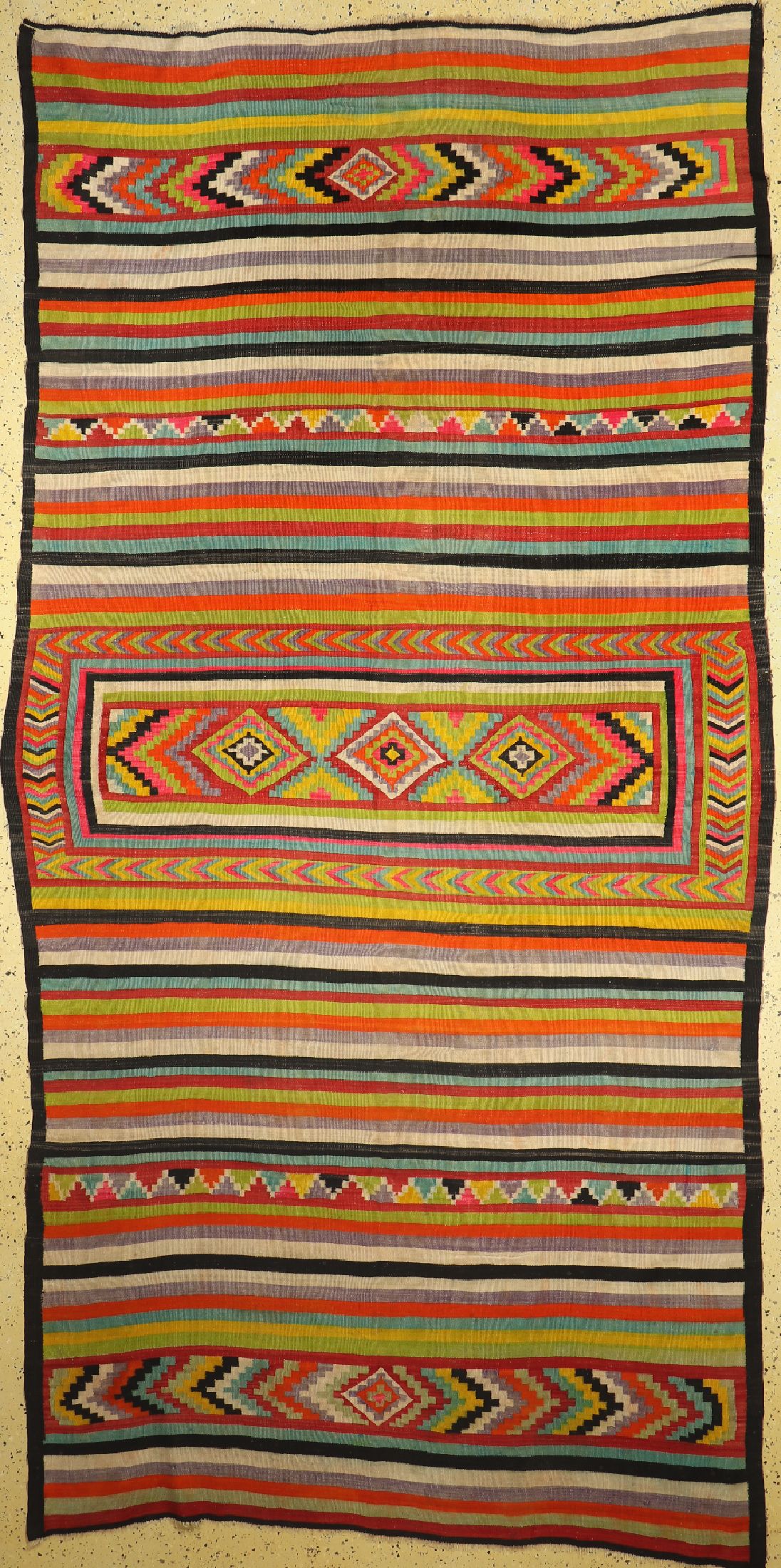 Kelim, Marokko, ca. 60 Jahre, Wolle auf Wolle, ca. 360 x 177 cm, EHZ: 2-3, (kleine Löcher)