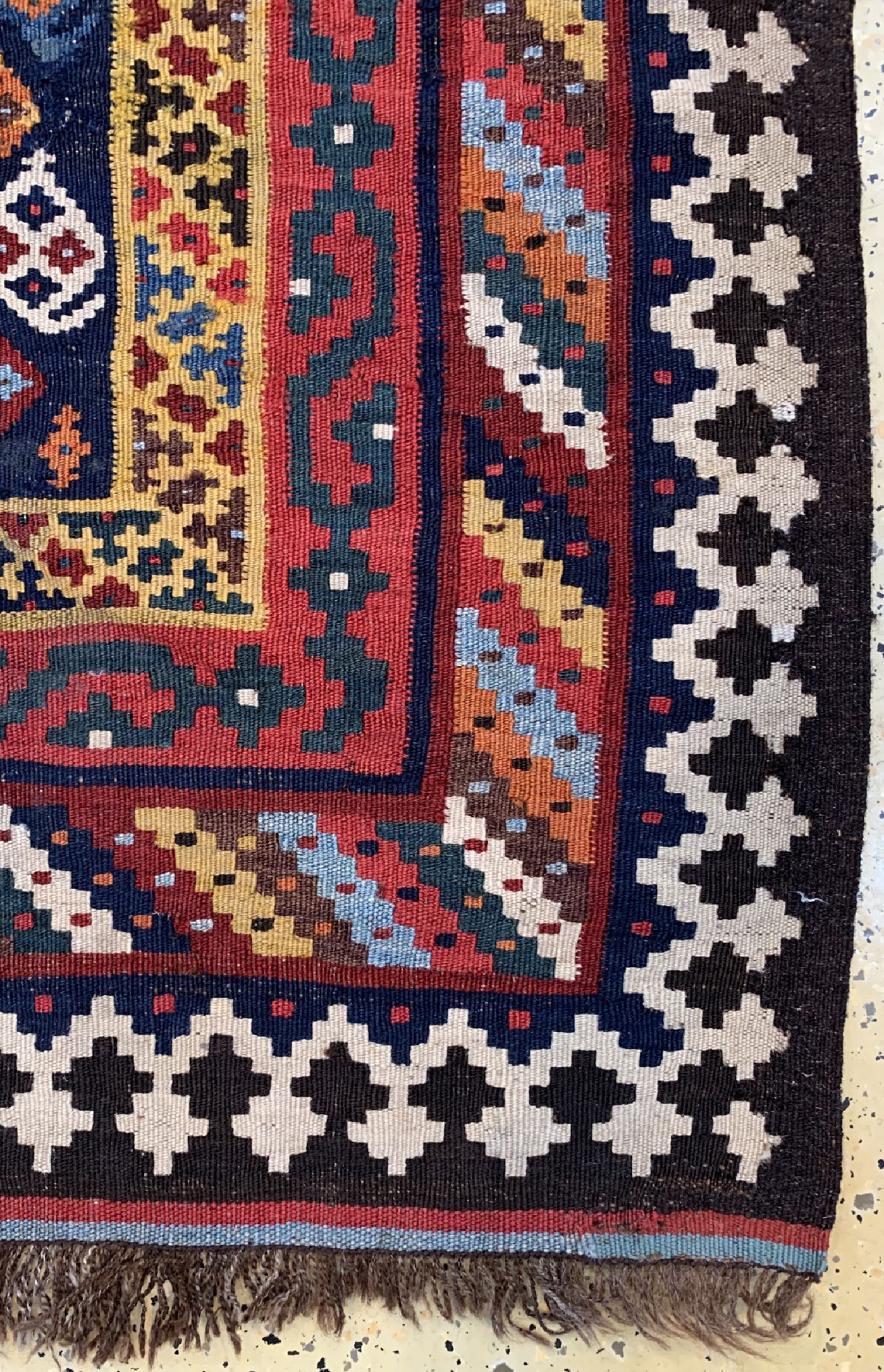 Detail a: Shahsawan Kelim, Persien, um 1940, Wolle auf Wolle, ca. 178 x 100 cm, EHZ: 2(restauriert).