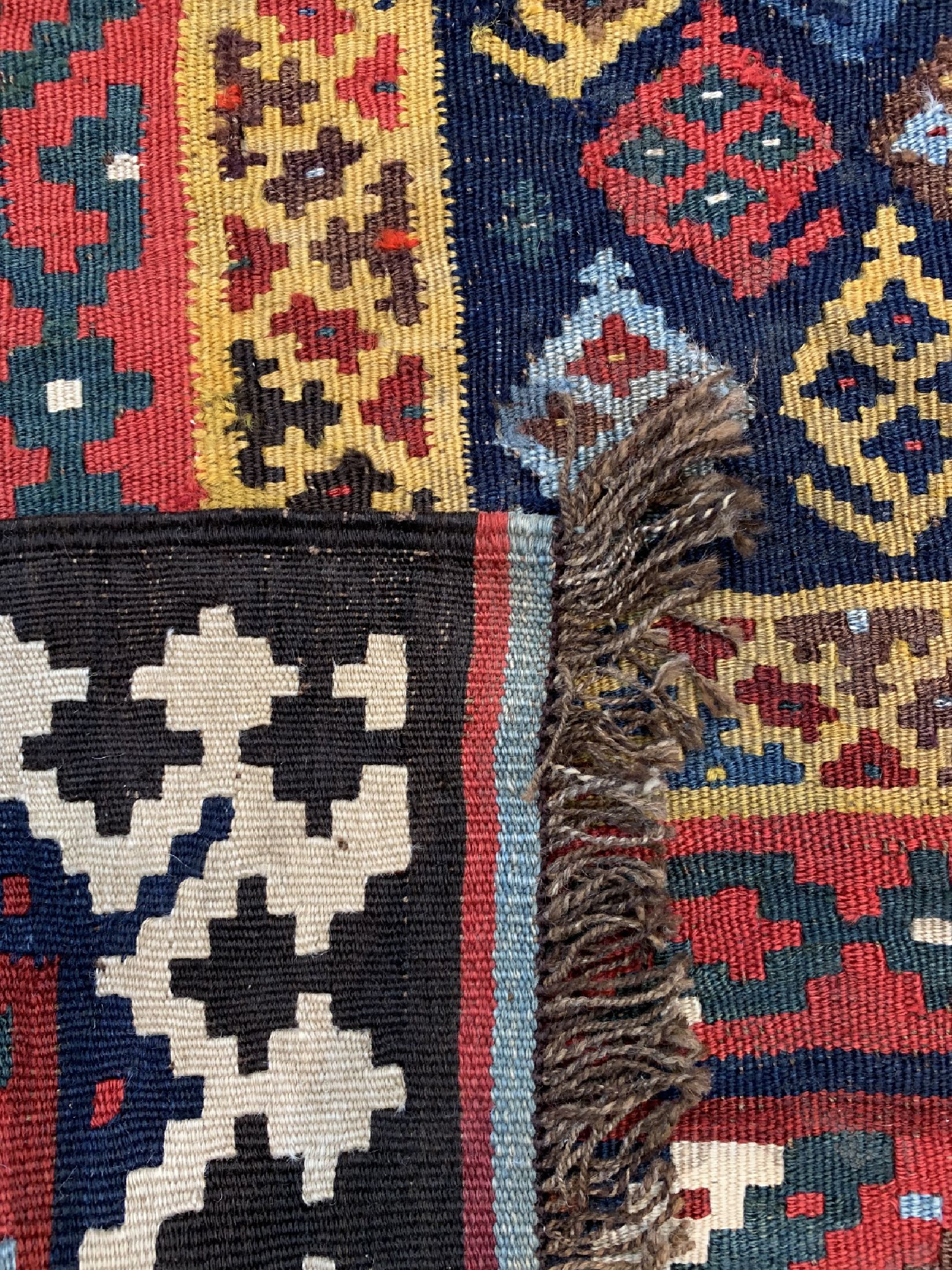 Detail d: Shahsawan Kelim, Persien, um 1940, Wolle auf Wolle, ca. 178 x 100 cm, EHZ: 2(restauriert).