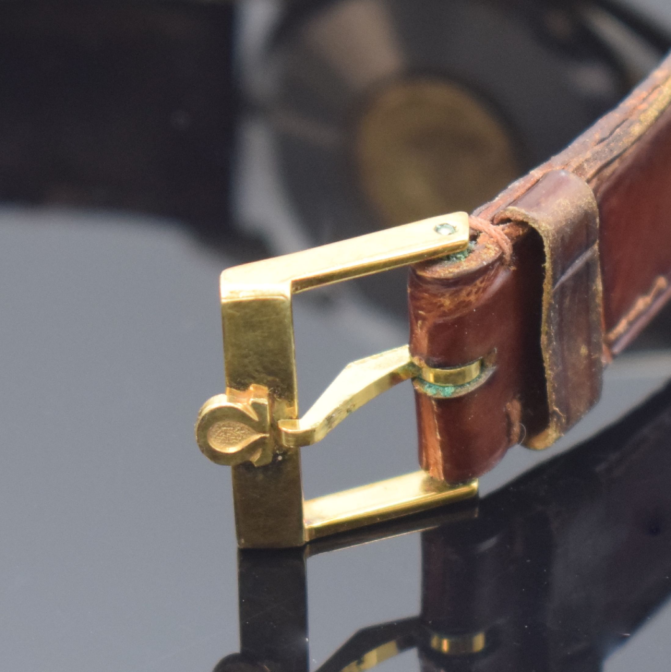 Detail b: OMEGA Constellation Herrenarmbanduhr Chronometer Referenz 167.021, Schweiz um 1968, Automatik, Edelstahlgeh. m. Goldhaube, verschr. Boden m. ...