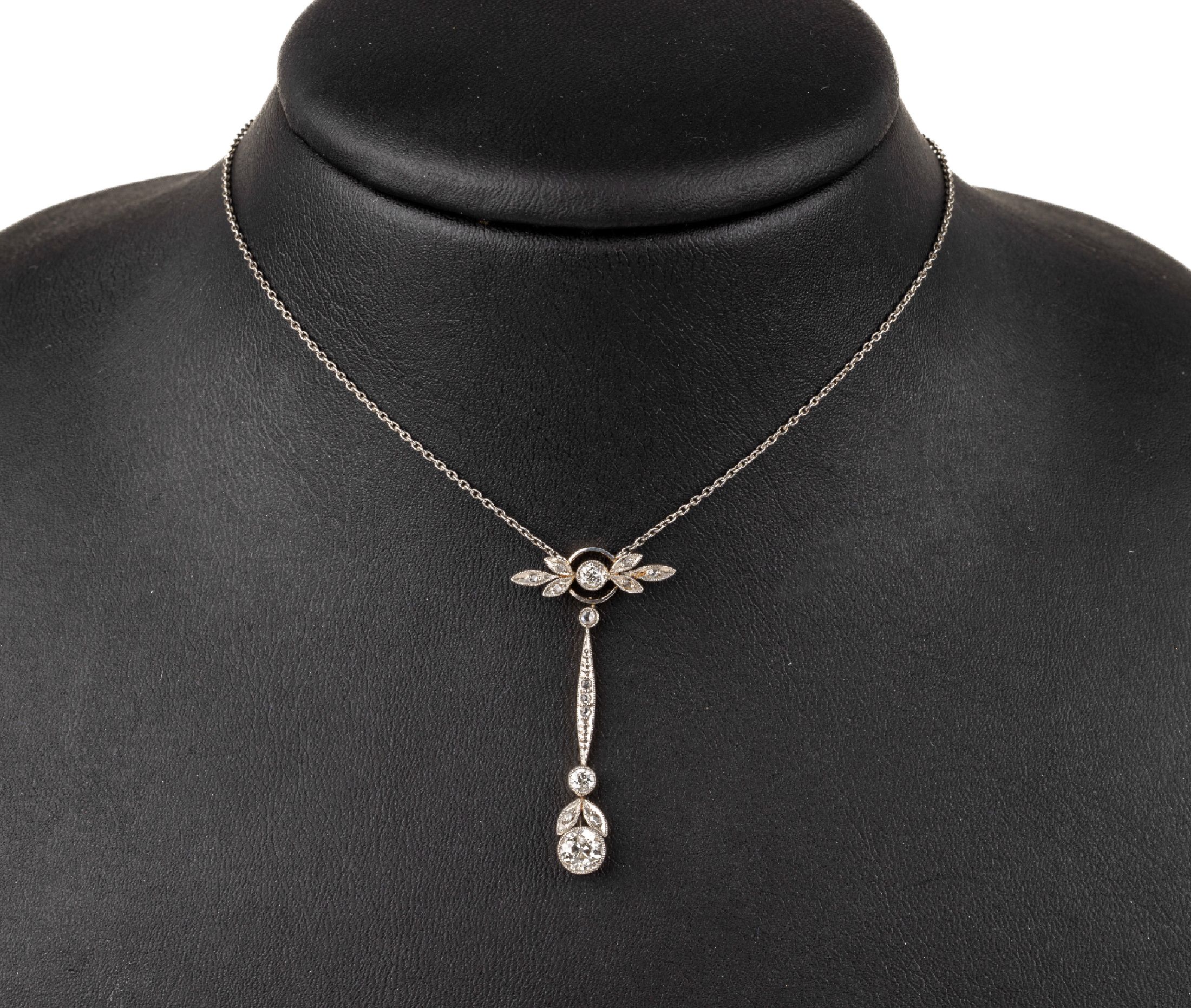 14 kt Gold Jugendstil Diamant-Collier, um 1900, GG 585/000, zeittyp. schauseitig Platin, floral, längliche bewegl. Abhängung, 1Altschliffdiamant ...