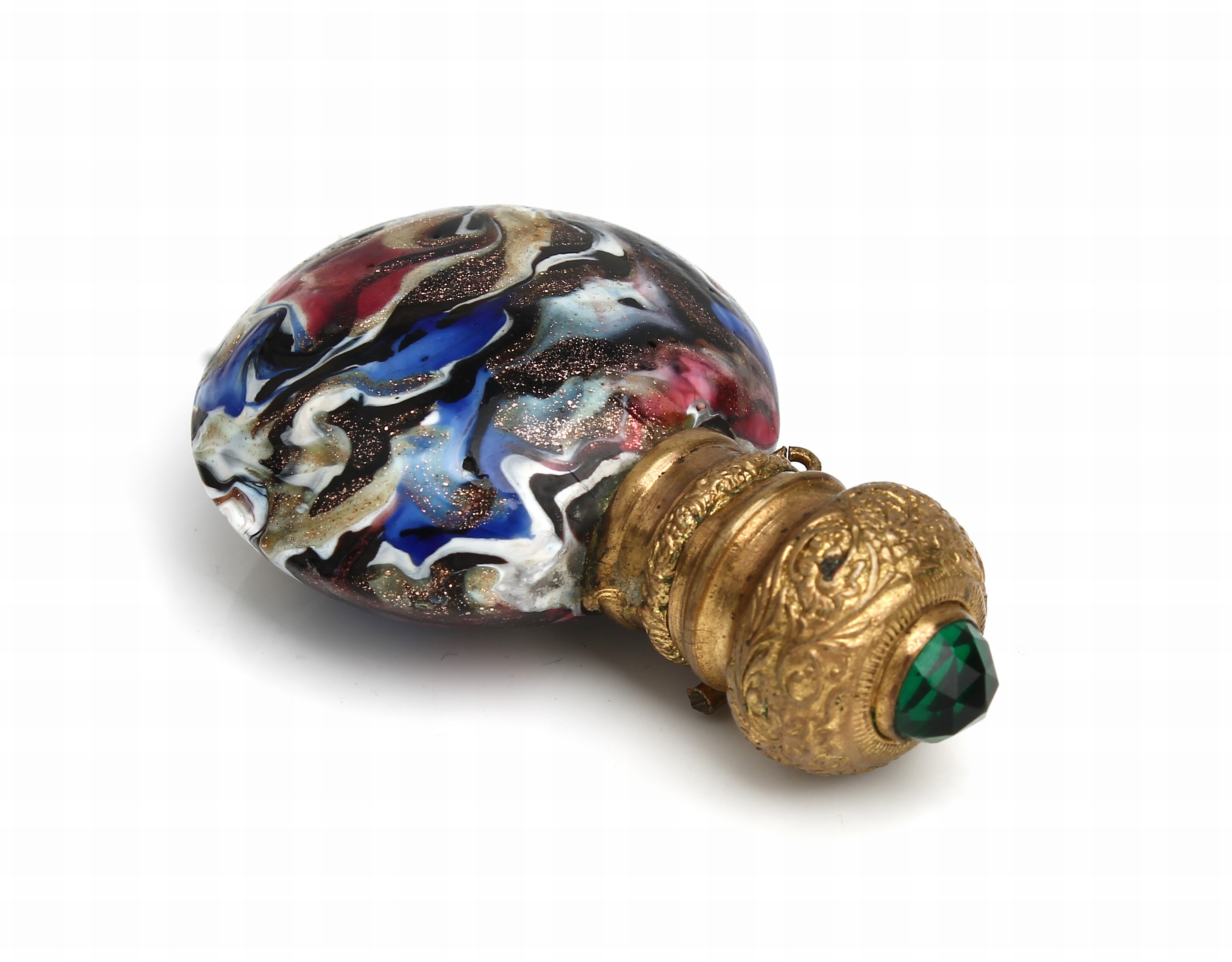 Detail a: Snuffbottle, Italien Murano 1835-1845, Schichtglas, zwischen den Schichten bunte Einschmelzungen mit Jaspiseffekt, als Ganzes in die Form geblasen, ...