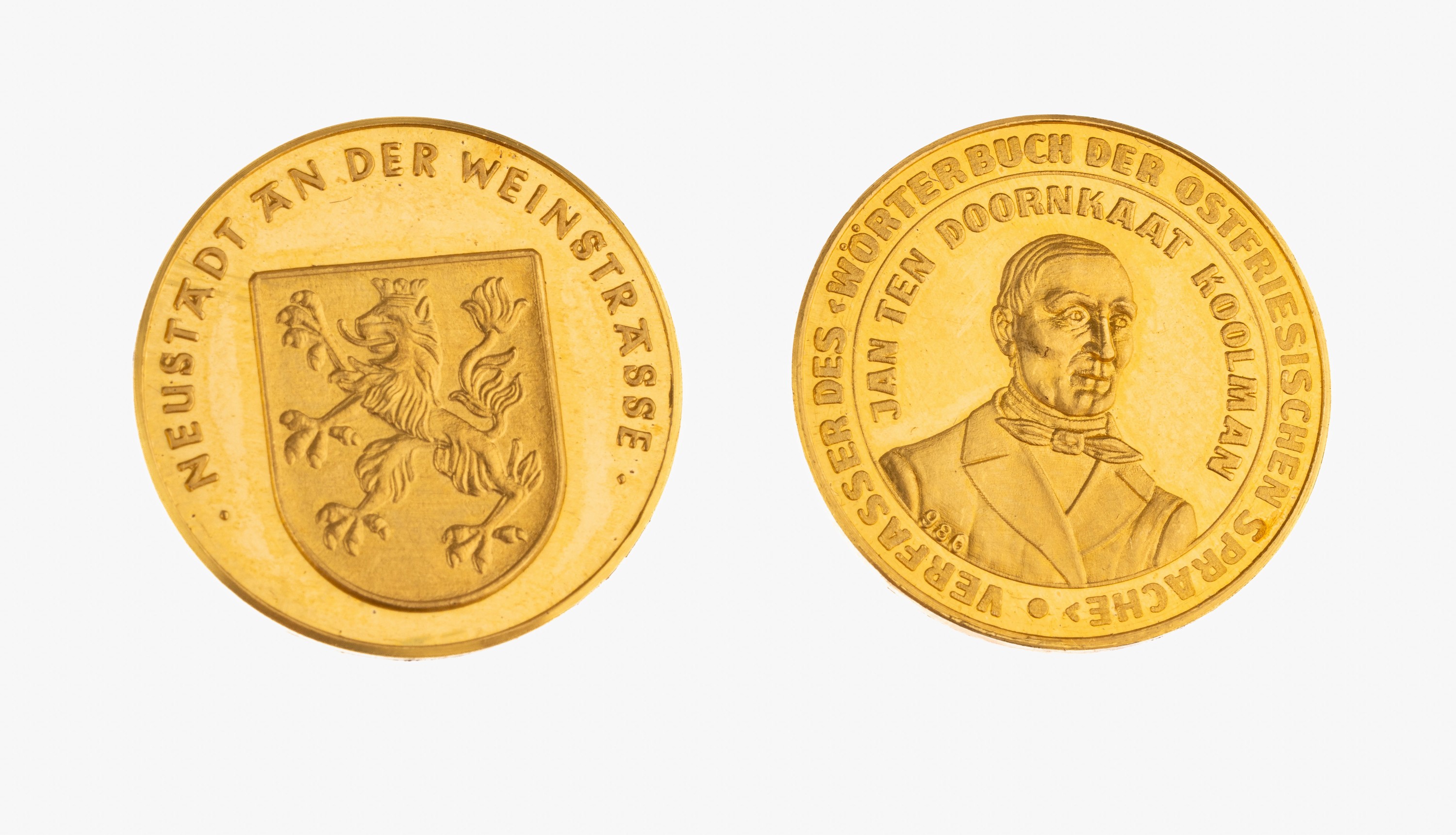 Konvolut 2 Gold Medaillen, 1 x Neustadt an der Weinstrasse, av: Wappen von Neustadt, rv. Wappen der alten Bundesländer, ca. 4 g, 1 x Jan Ten ...