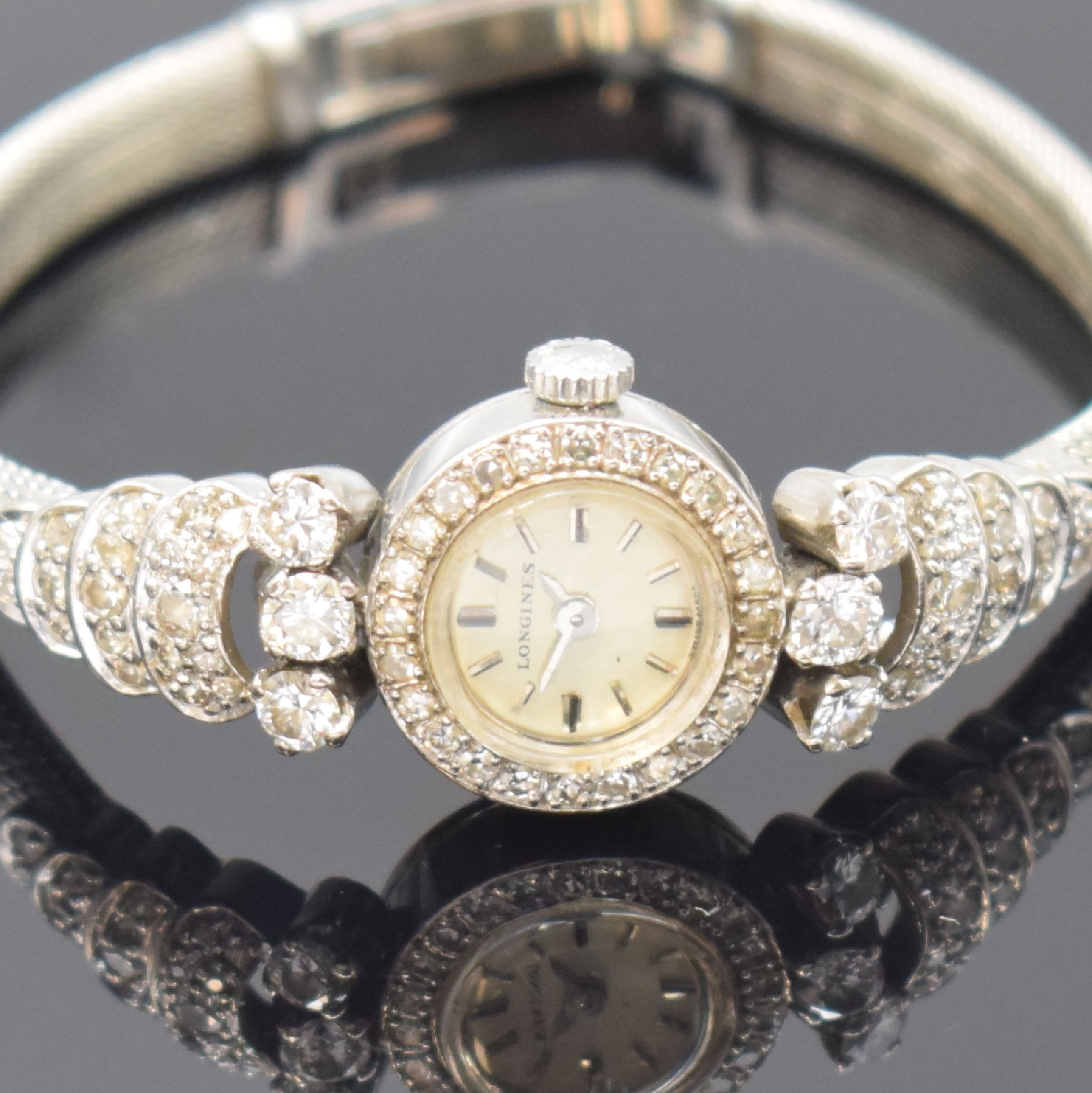 Detail a: Art-Deco Damenarmbanduhr mit Longines Werk und Diamanten in WG 750/000, Schweiz um 1960, Handaufzug, Geh. u. Band bezeichnet Eszeha, Boden aufgedr., ...