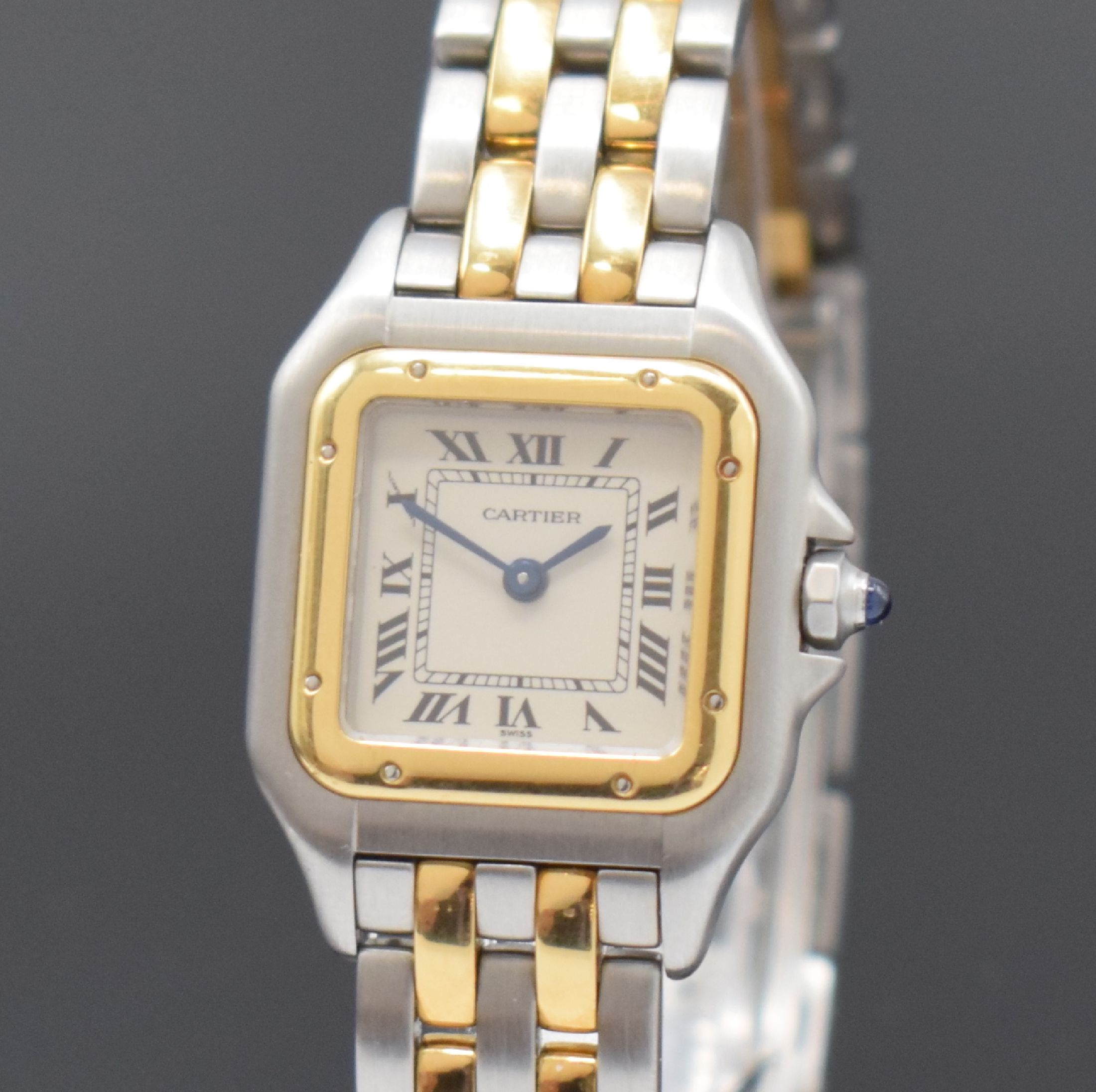 Detail a: CARTIER Panthere Damenarmbanduhr in Stahl/Gold Referenz 1120, Schweiz um 1990, quarz, Boden 8-fach verschr., Schmuckkrone, orig. Gliederband m. dopp. ...