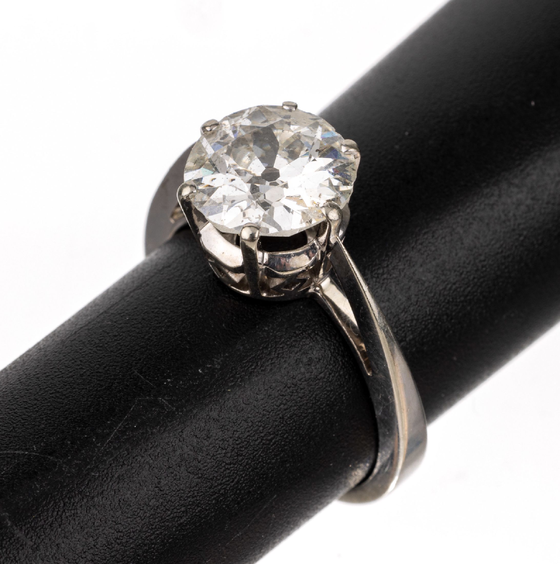 18 kt Gold Diamant-Ring, WG 750/000, einzelner Altschliffdiamant ca. 3.0 ct Weiß/p (Rundiste min. besch.), RW 54, ca. 5.0 g