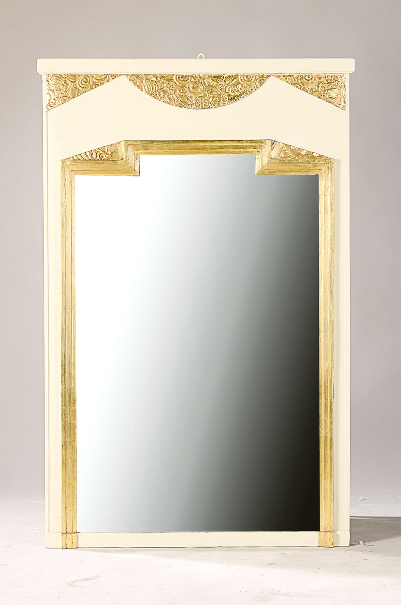 Spiegel, Art-Deco, Frankreich, 30er Jahre, facettiertes Spiegelglas, gold und weiß gefaßt, ca. 131 x 85 cm, EZ 2