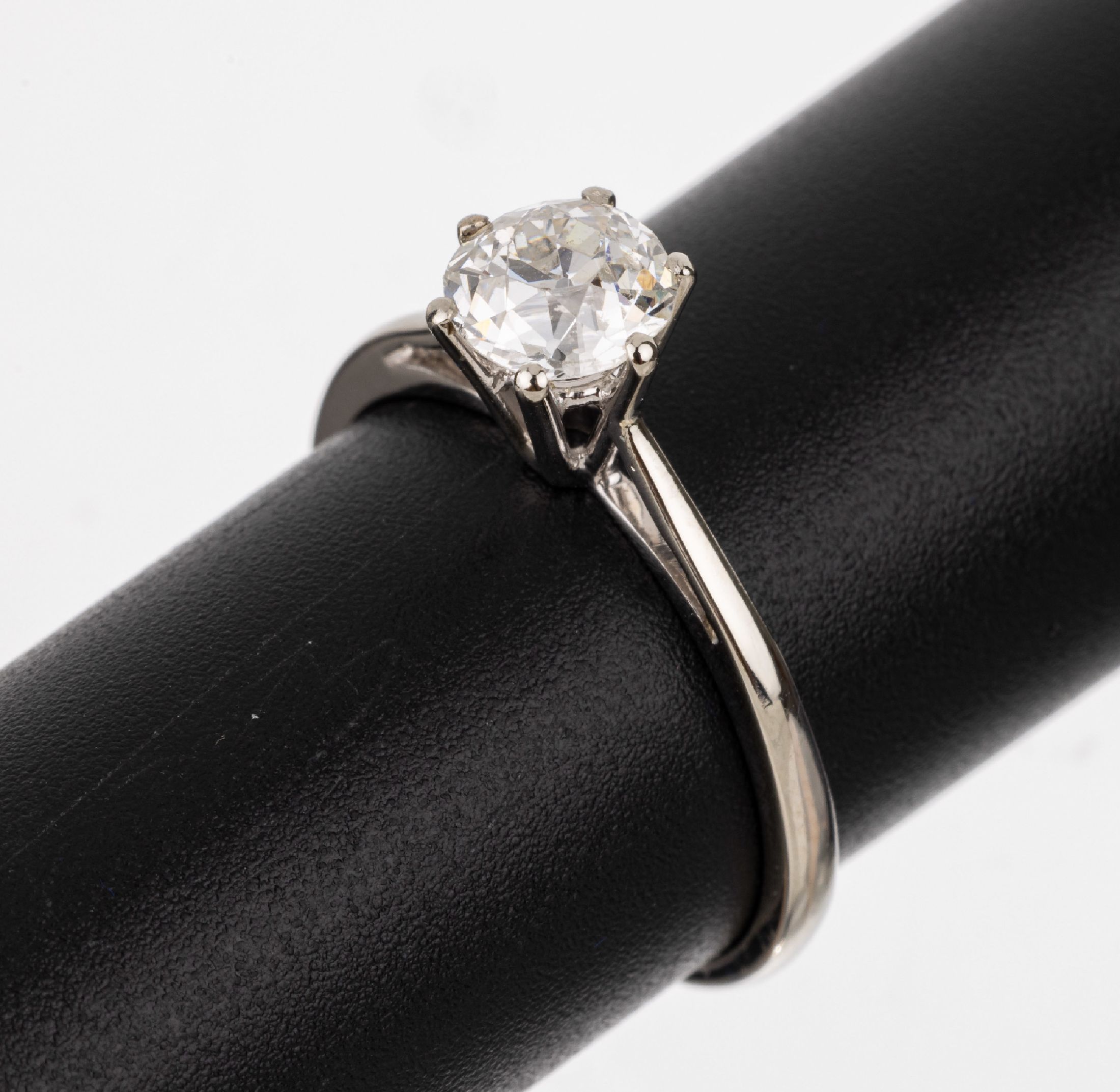 Detail a: 18 kt Gold Diamant-Ring, WG 750/000, Altschliffdiamant ca. 0.90 ct l.get.Weiß/si, RW 56, ca. 2.7 g