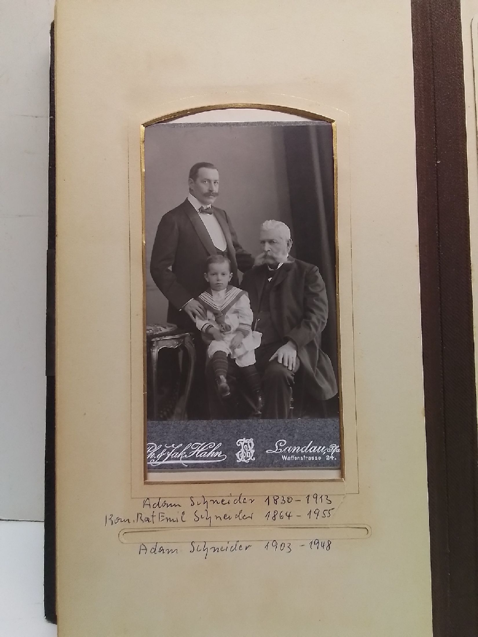 Detail g: Konvolut zur Familienhistorie des Emil Schneider (1864-1934) aus Edenkoben, Porträtdes Kommerzienrates Emil Schneider (1864-1955), Öl/Lwd, ...