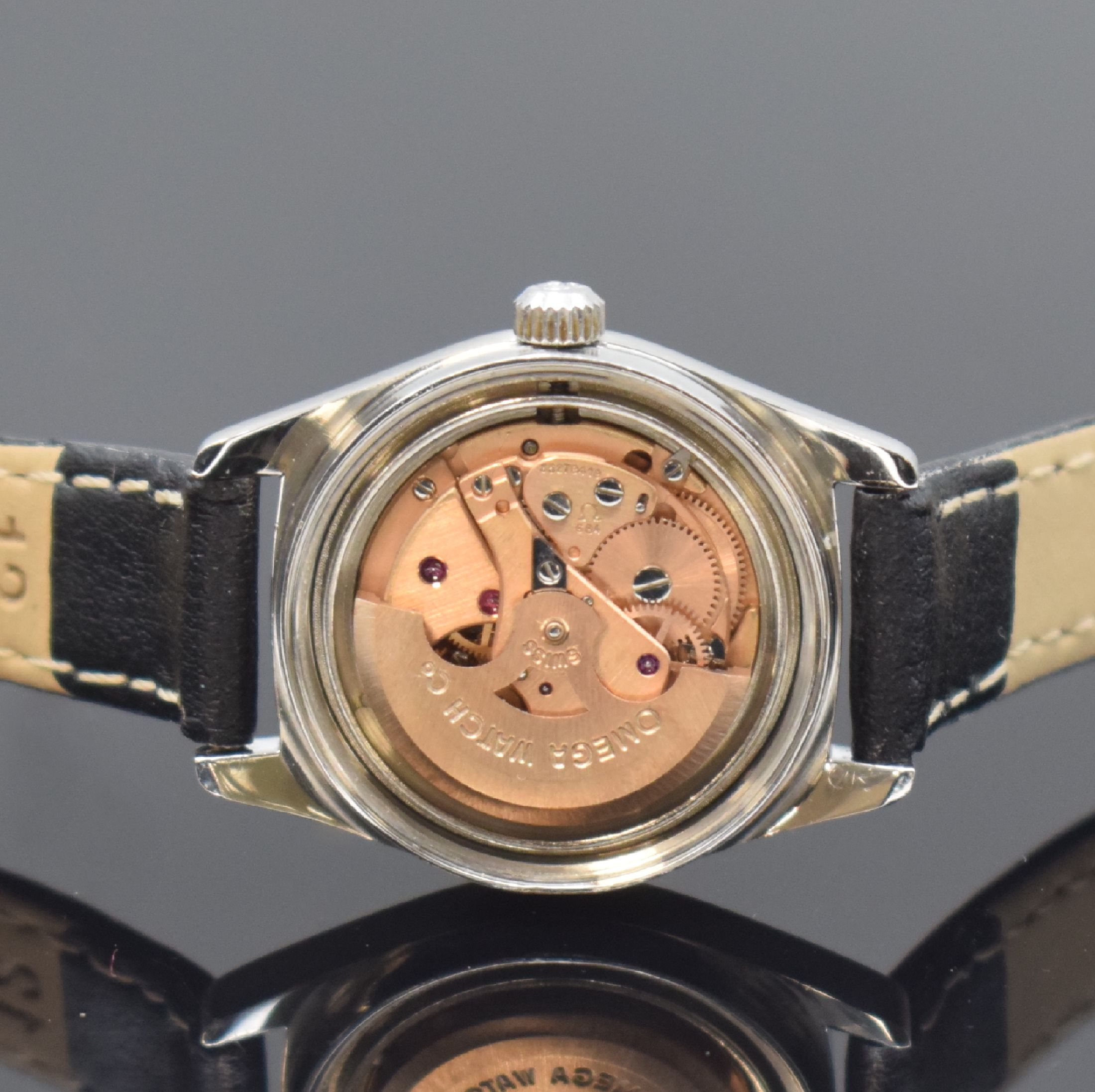 Detail d: OMEGA Geneve Damenarmbanduhr Referenz 566.036, Automatik, Schweiz um 1970, Edelstahlgeh., Boden verschr., silb. Zifferbl. m. aufgel. Indizes, Werk ...