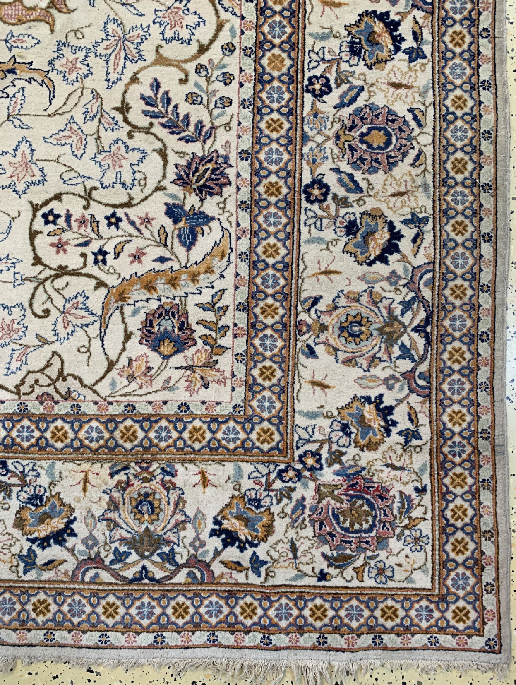 Detail a: Keschan alt, Persien, um 1950, Wolle auf Baumwolle, ca. 373 x 266 cm, Reinigungsbedürftig, EHZ: 2