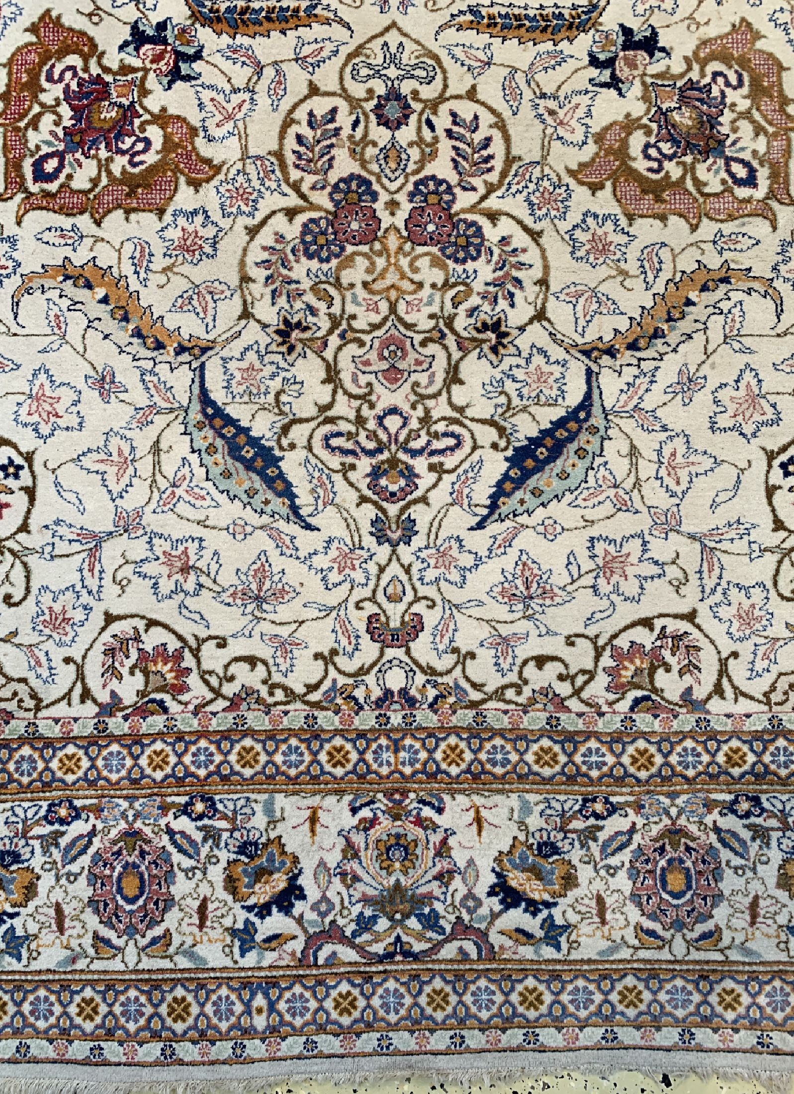 Detail b: Keschan alt, Persien, um 1950, Wolle auf Baumwolle, ca. 373 x 266 cm, Reinigungsbedürftig, EHZ: 2