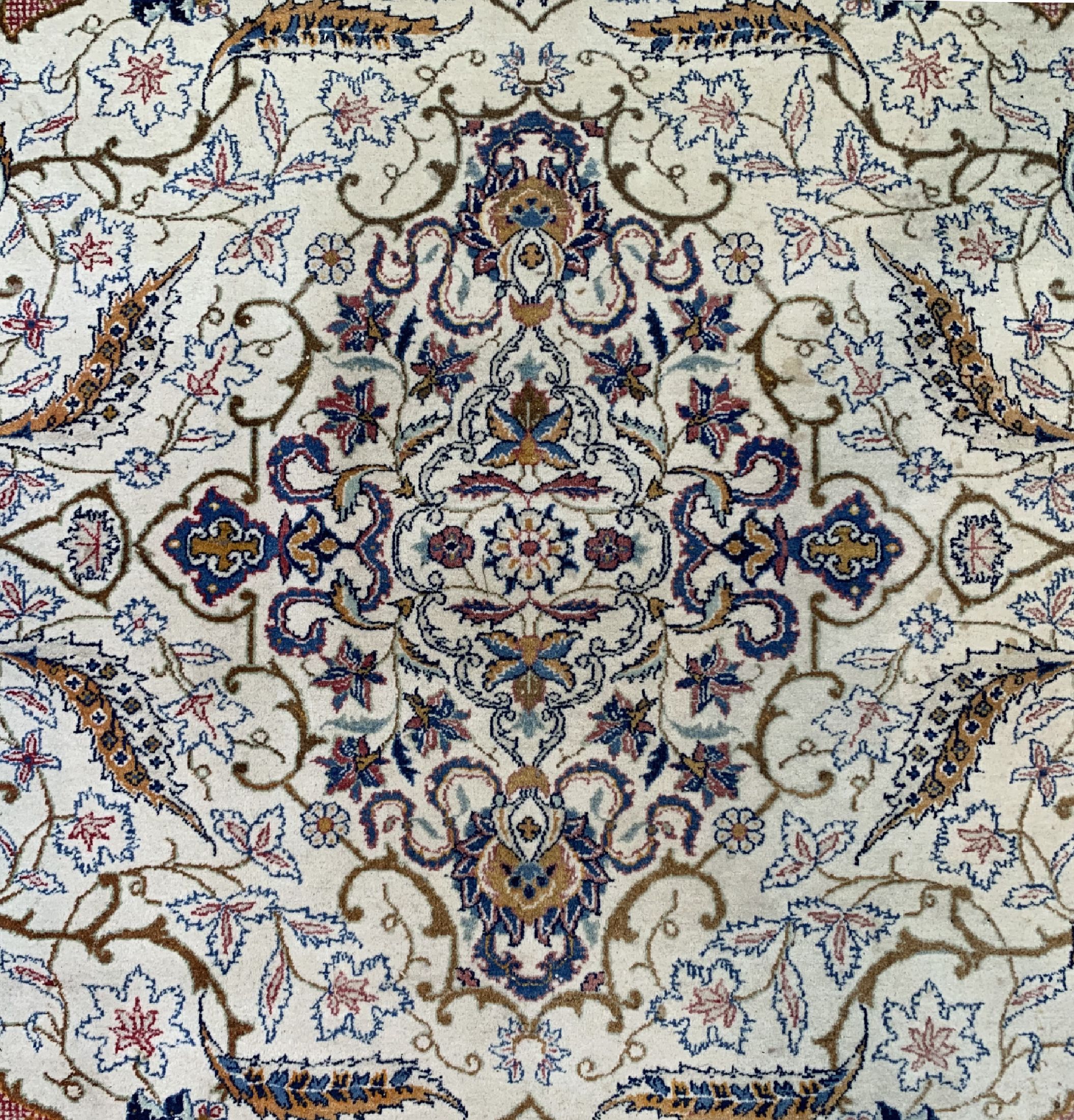 Detail c: Keschan alt, Persien, um 1950, Wolle auf Baumwolle, ca. 373 x 266 cm, Reinigungsbedürftig, EHZ: 2