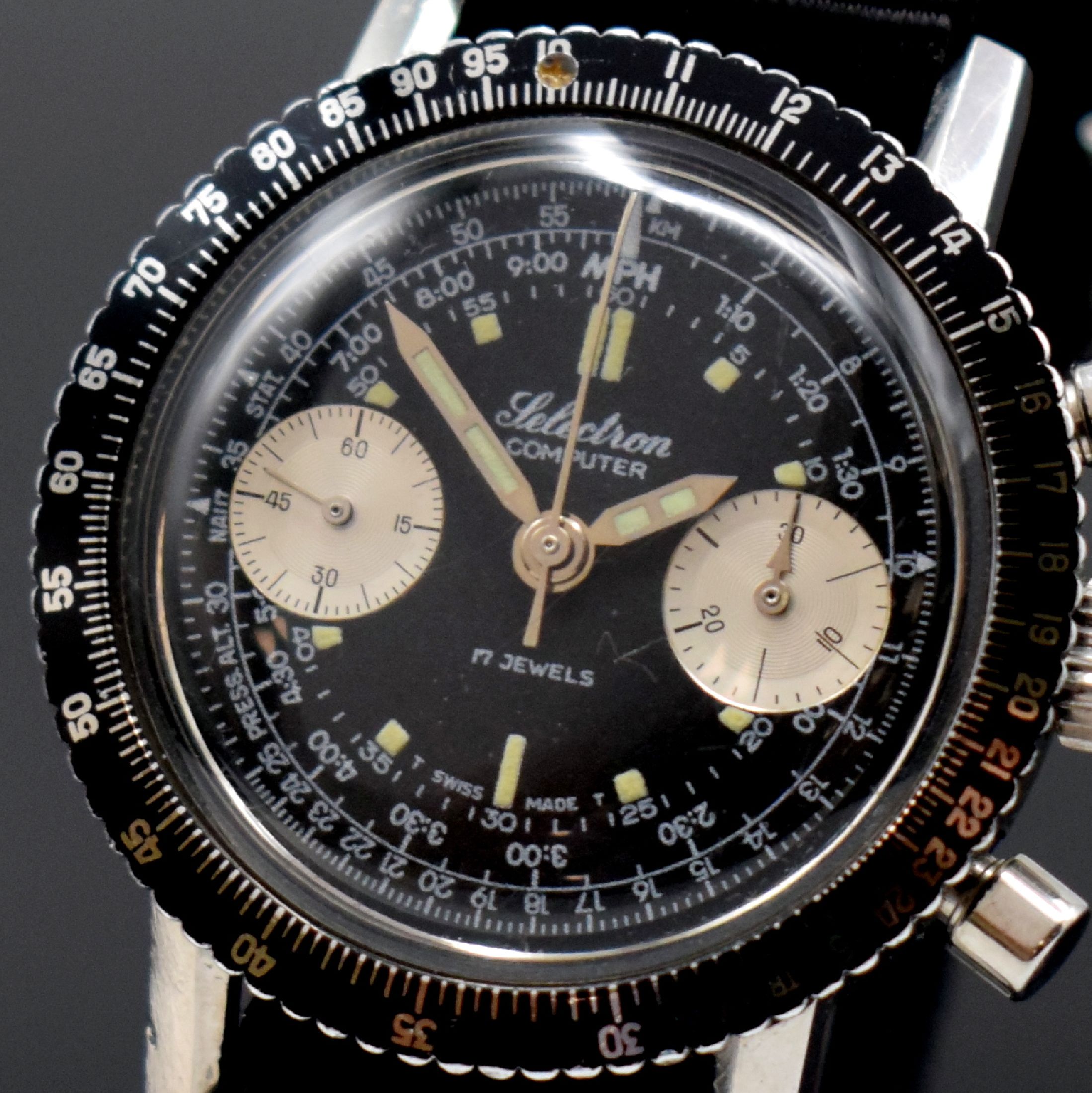 Detail a: OLLECH & WAJS Selectron Computer seltene Herrenarmbanduhr mit Chronograph 38 mm in Stahl, Schweiz um 1968, Handaufzug, 2-teil. Gehäuse, sign. Boden ...