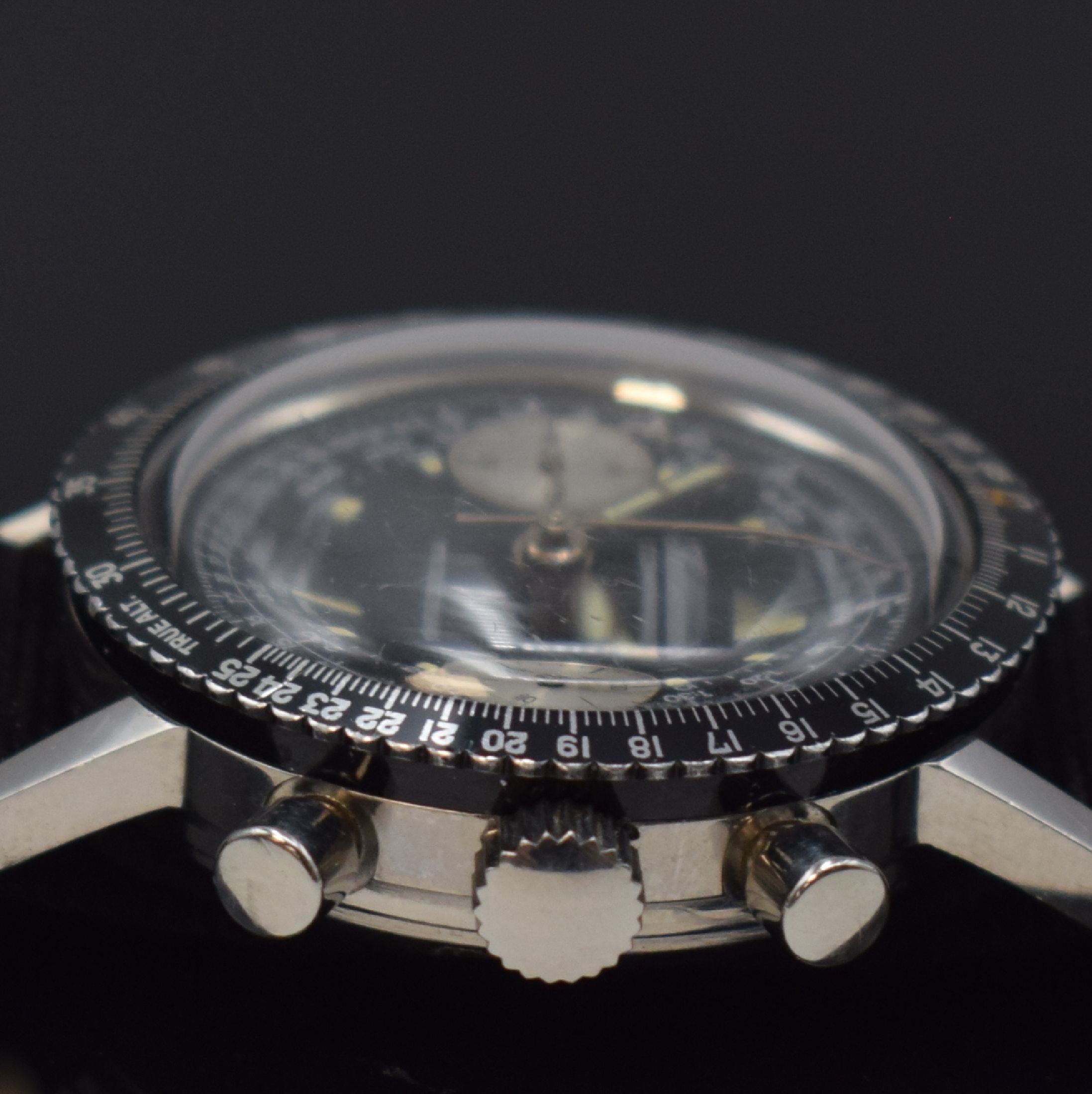 Detail b: OLLECH & WAJS Selectron Computer seltene Herrenarmbanduhr mit Chronograph 38 mm in Stahl, Schweiz um 1968, Handaufzug, 2-teil. Gehäuse, sign. Boden ...