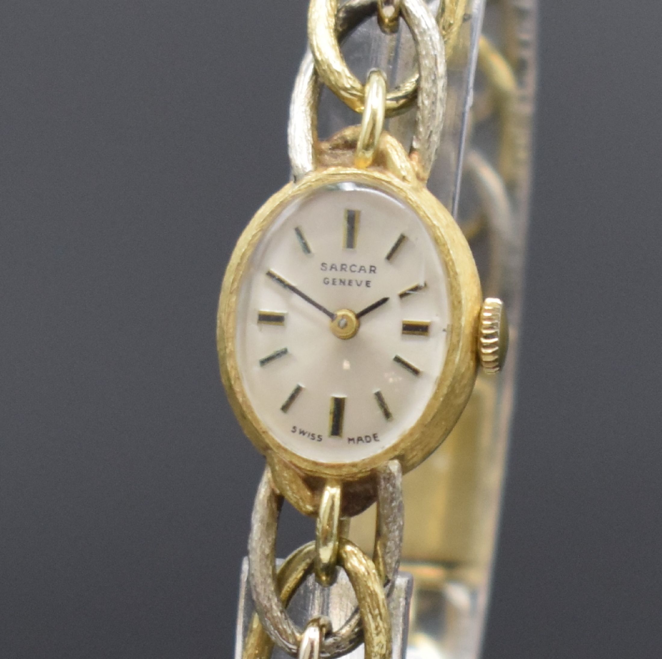 Detail a: SARCAR Geneve Damenarmbanduhr in GG und WG 585/000 mit ausgefallenem Gliederband, Schweiz um 1970, Handaufzug, 2-teil. Gehäuse, Boden gedr., silb. ...