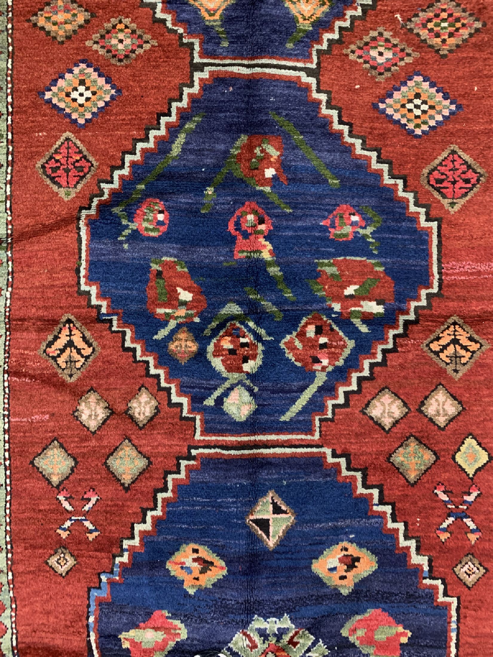 Detail c: Kazak alt, Kaukasus, um 1950/1960, Wolle auf Wolle, ca. 267 x 154 cm, EHZ: 2