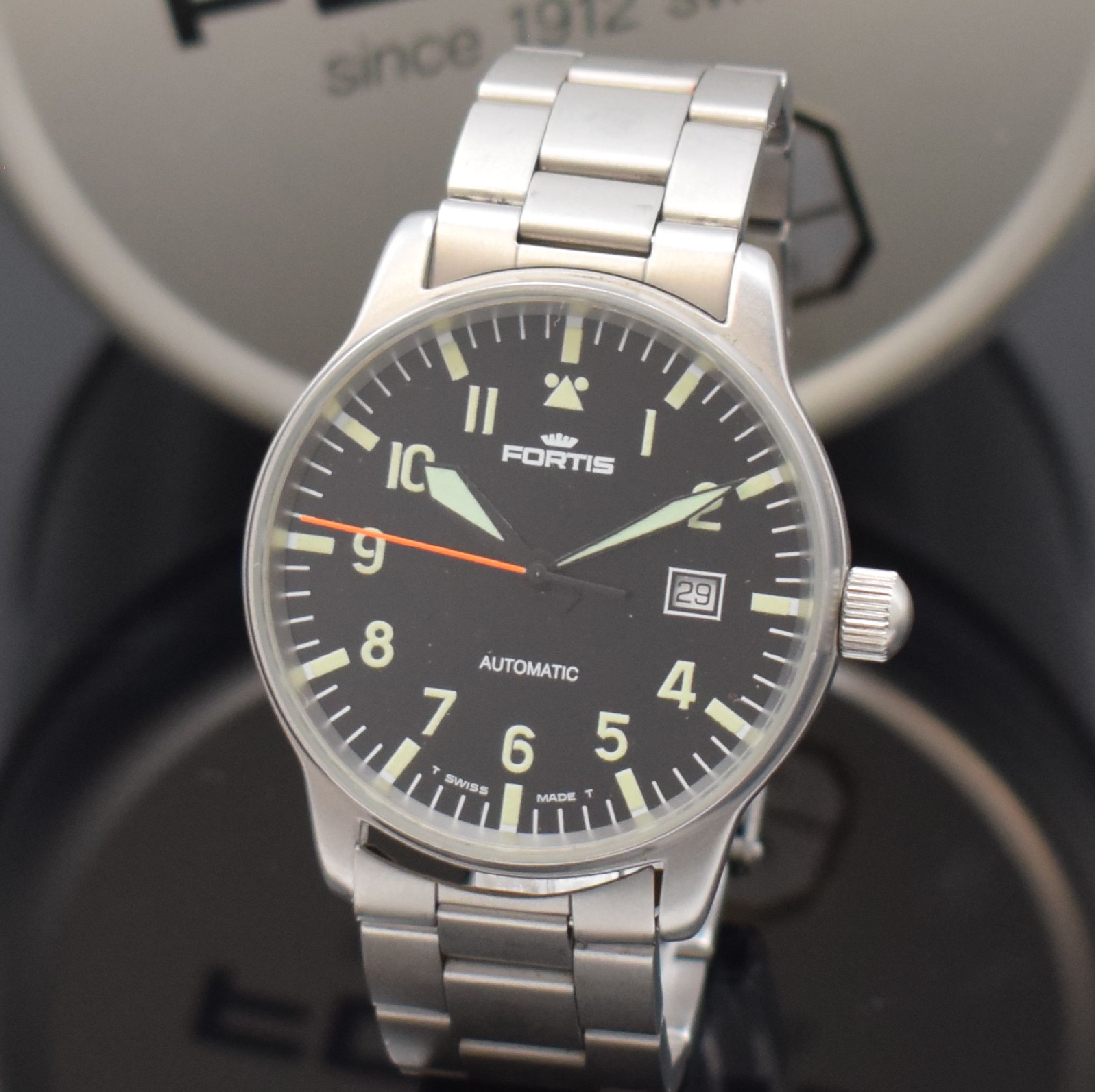 Detail a: FORTIS Flieger-Herrenarmbanduhr Referenz 595.10.46, Schweiz verk. lt. beil. Pap. 05/1998, Automatik, matt. Edelstahlgeh. inkl. orig. Gliederband m. ...