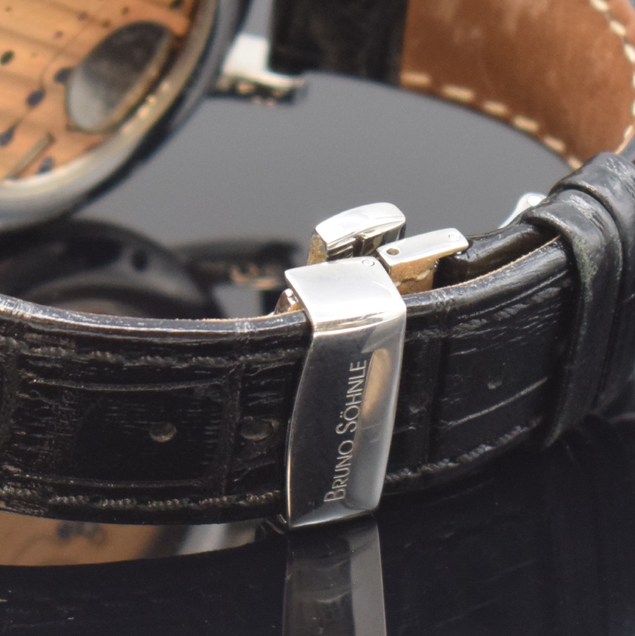 Detail b: BRUNO SÖHNLE Pesaro Herrenarmbanduhr in Stahl Referenz 1073, Deutschland um 2008, quarz, beids. vergl. Geh., Saphirglas, Boden 6-fach verschr., ...