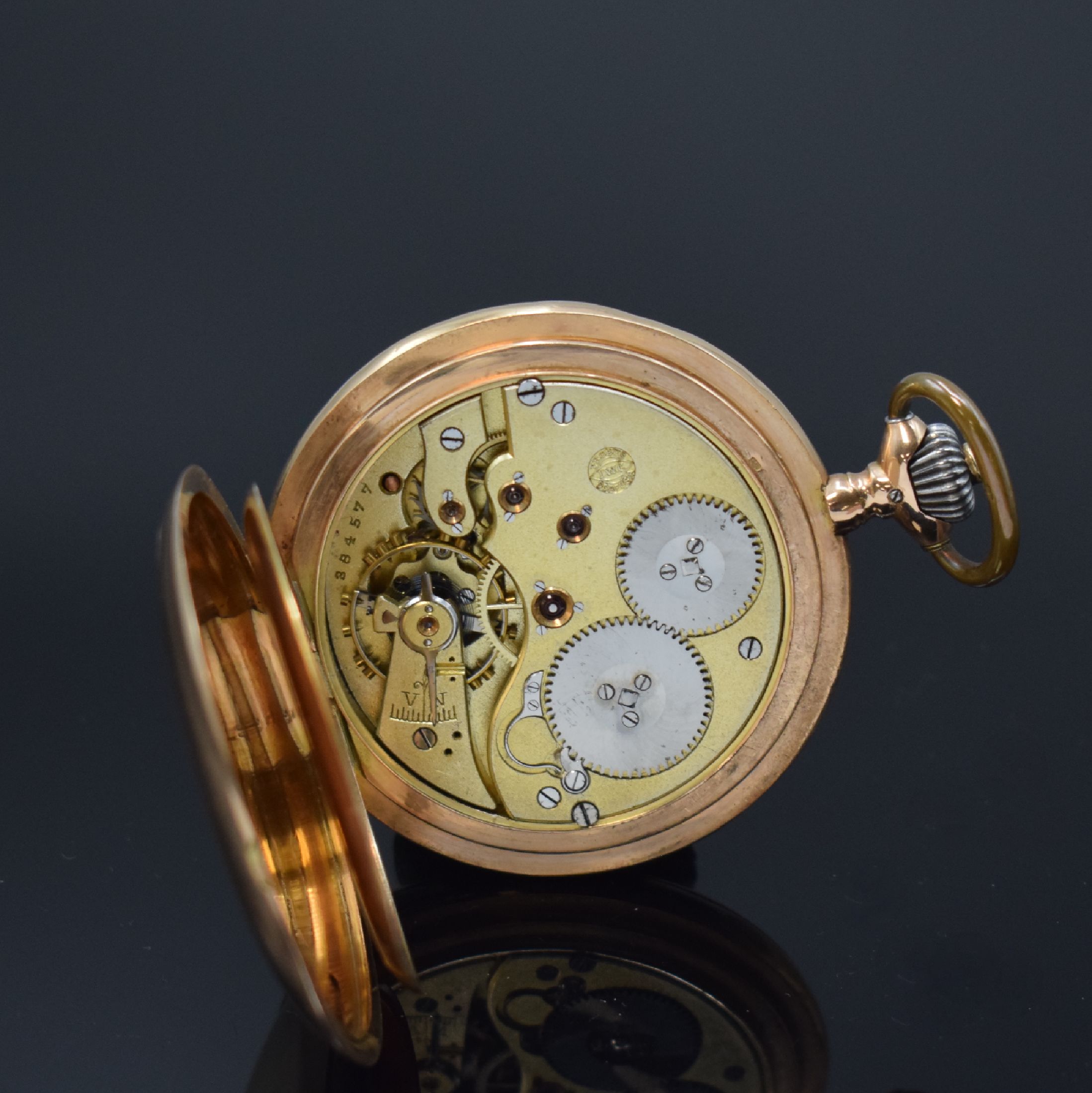 Detail e: IWC Savonette in RG 585/000 mit Kaliber 53, Schweiz um 1907, 3-Deckel Goldgehäuse dell., Emailzifferbl. m. arab. Zahlen riss., gold. Zeiger, verg. ...