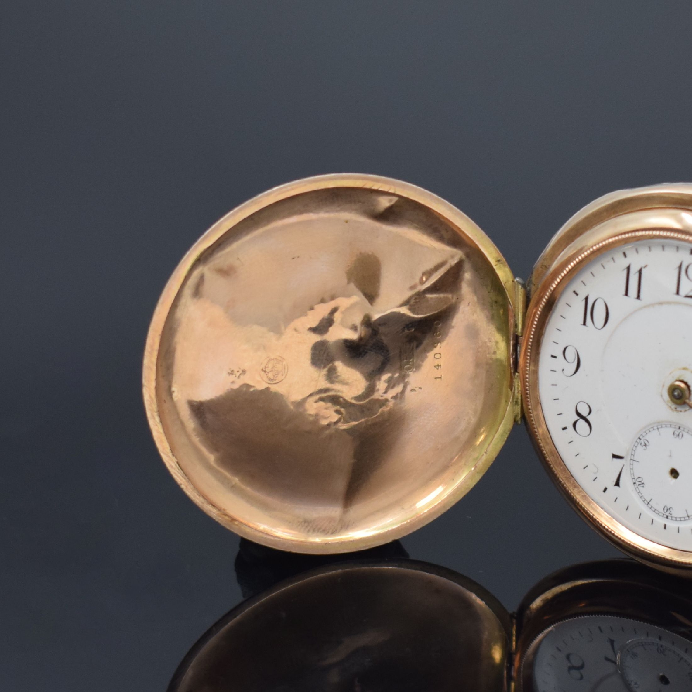 Detail a: 2 Taschenuhren in RG und GG 585/000, Schweiz um 1900, 1.) Herrensavonette m. 2-Deckel Gold, nicht vollständig u. stark besch., D. ca. 53 mm, EZ 4, ...