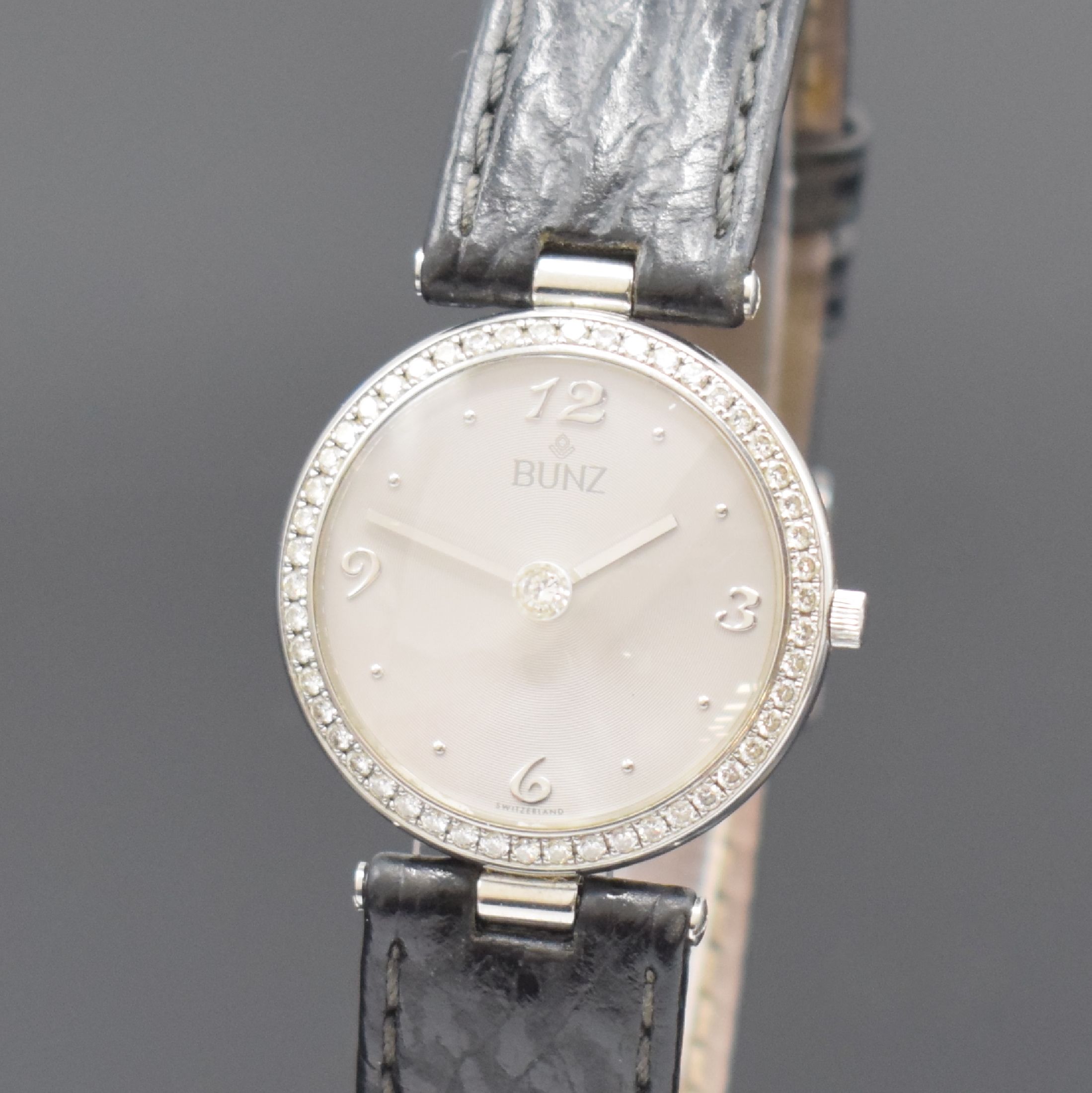 Detail a: BUNZ ausgefallene Armbanduhr DIAMONDTIME, Schweiz um 2005, quarz, Edelstahl inkl. orig. Lederband m. orig. Dornschl., Boden 6-fach verschr., Lünette ...