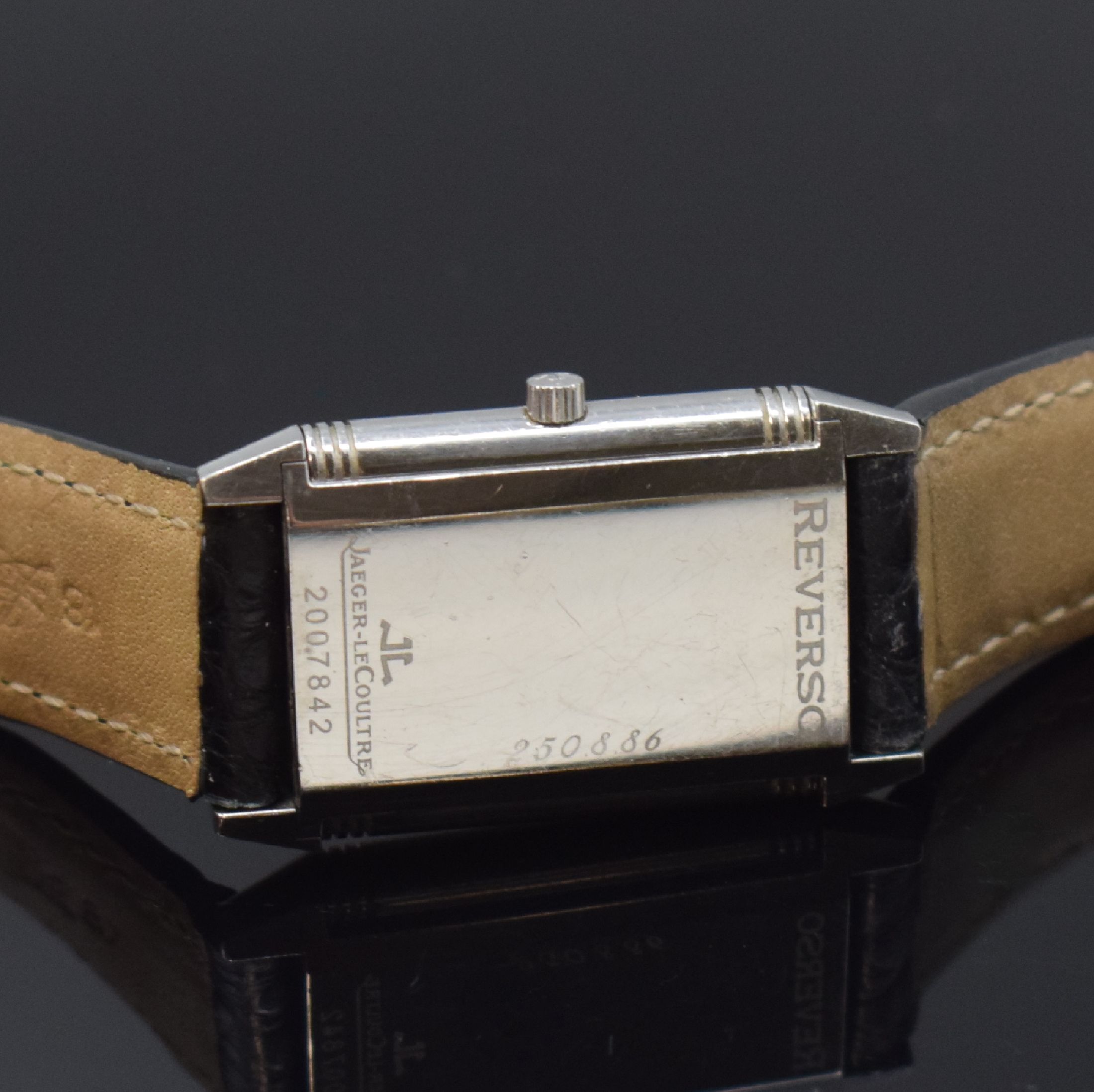 Detail e: Jaeger-LeCoultre Reverso Herrenarmbanduhr in Edelstahl Referenz 250.8.86, Schweiz um 2000, Handaufzug, drehbares Innengehäuse, Lederband m. orig. ...